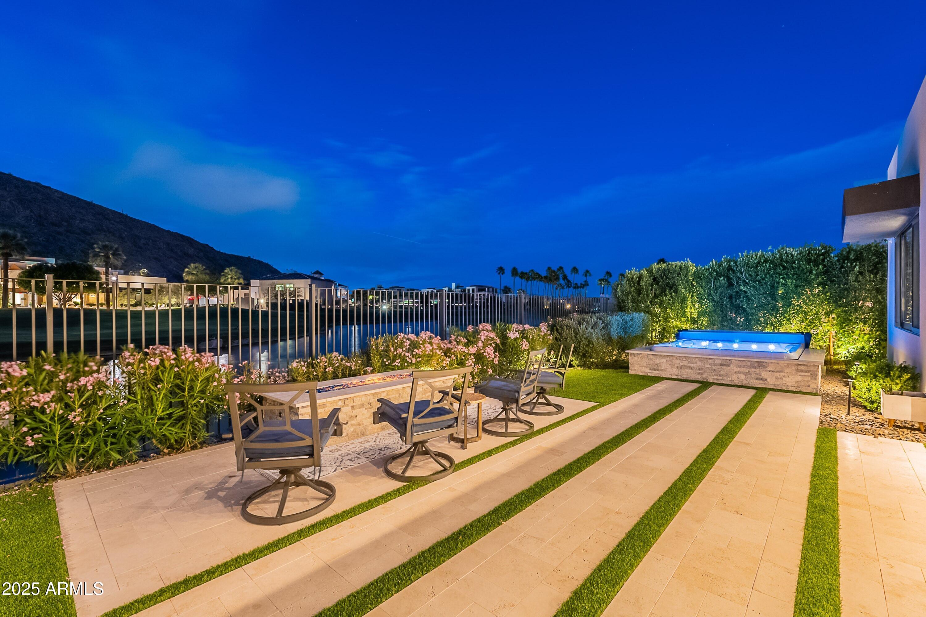 PHOENICIAN - Residential