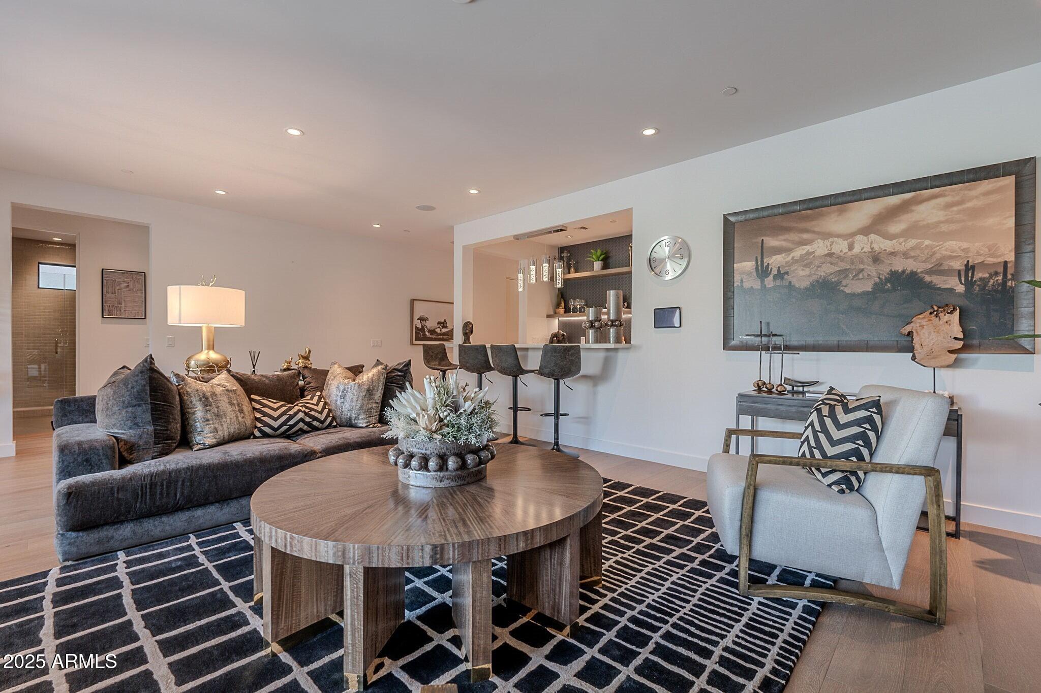 PHOENICIAN - Residential