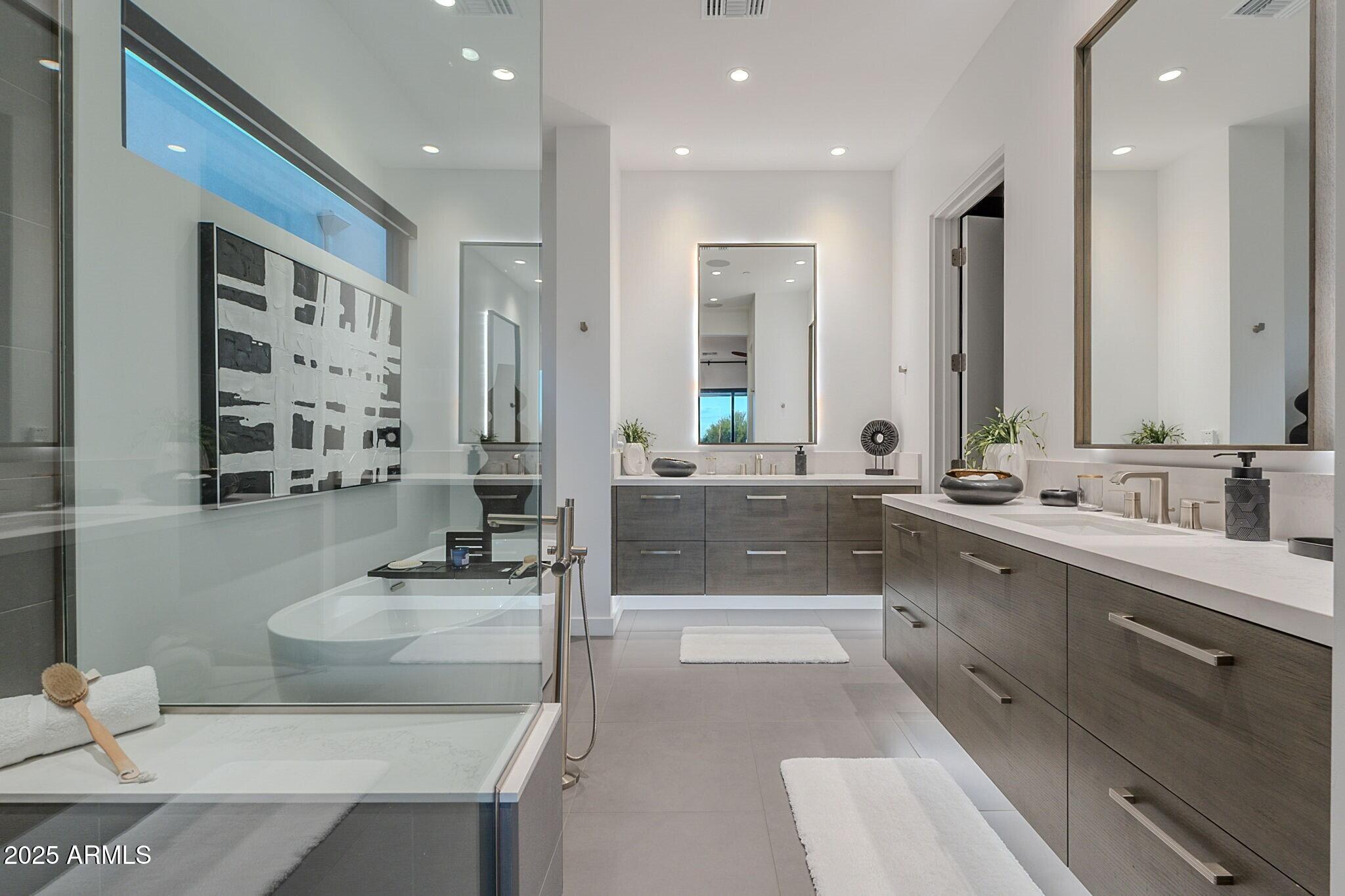 PHOENICIAN - Residential