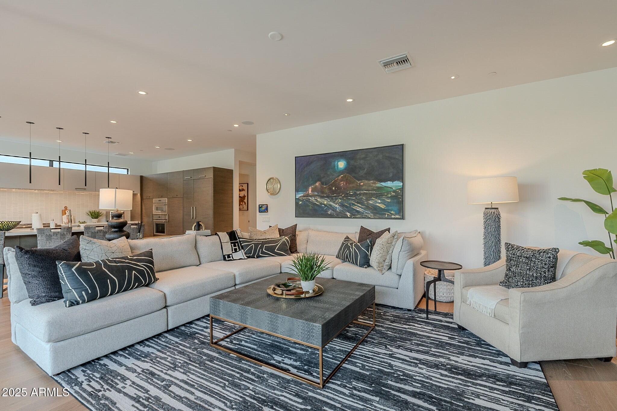 PHOENICIAN - Residential