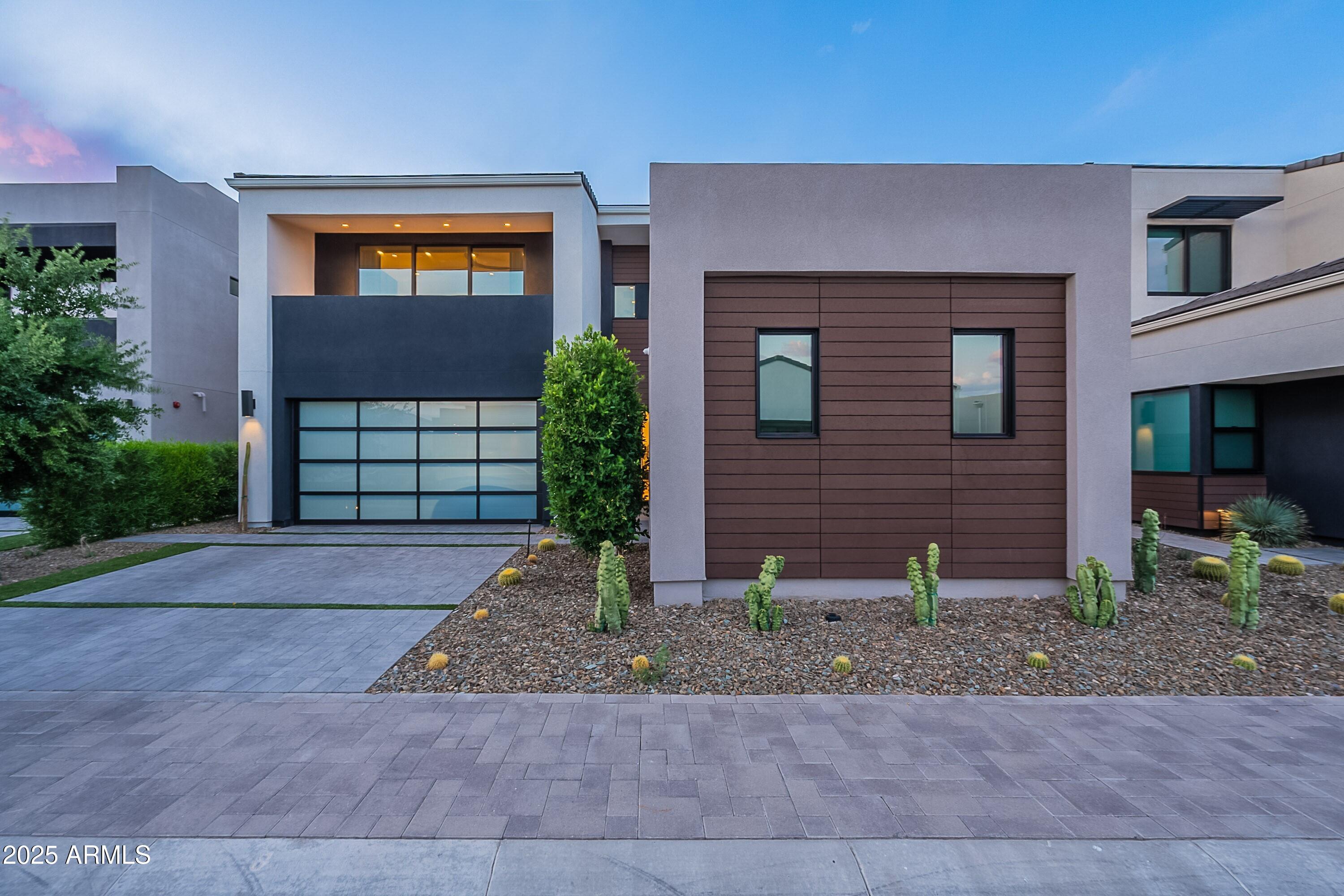 PHOENICIAN - Residential
