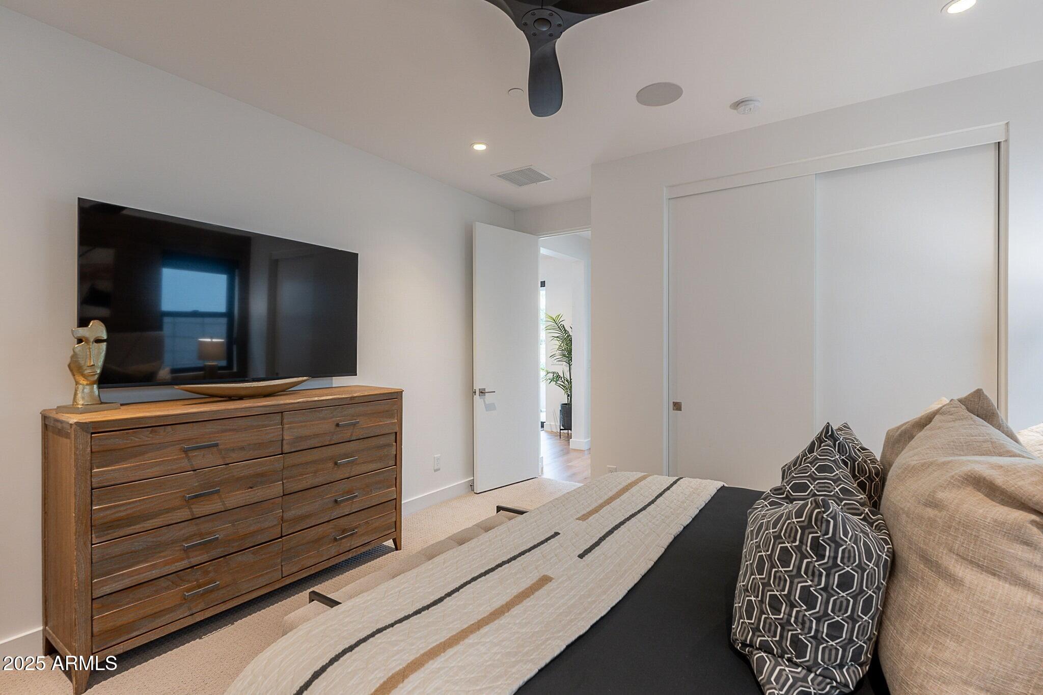 PHOENICIAN - Residential