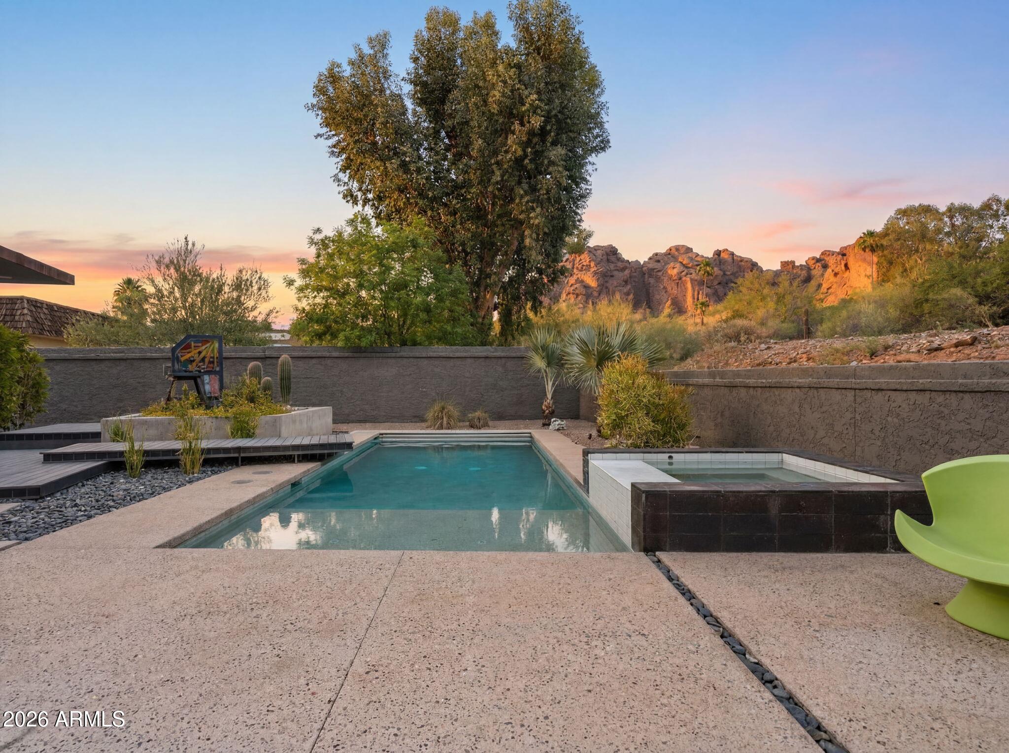 HERITAGE HILLS/CAMELBACK CANYON ESTATES - Residential