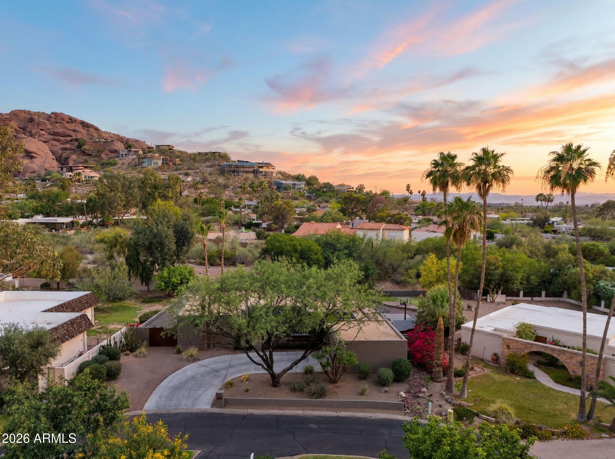 HERITAGE HILLS/CAMELBACK CANYON ESTATES - Residential