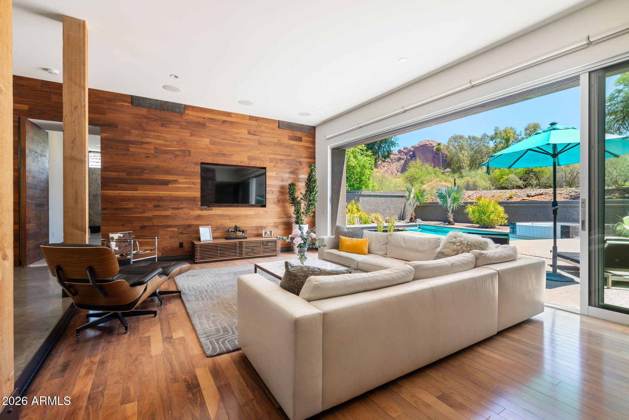 HERITAGE HILLS/CAMELBACK CANYON ESTATES - Residential