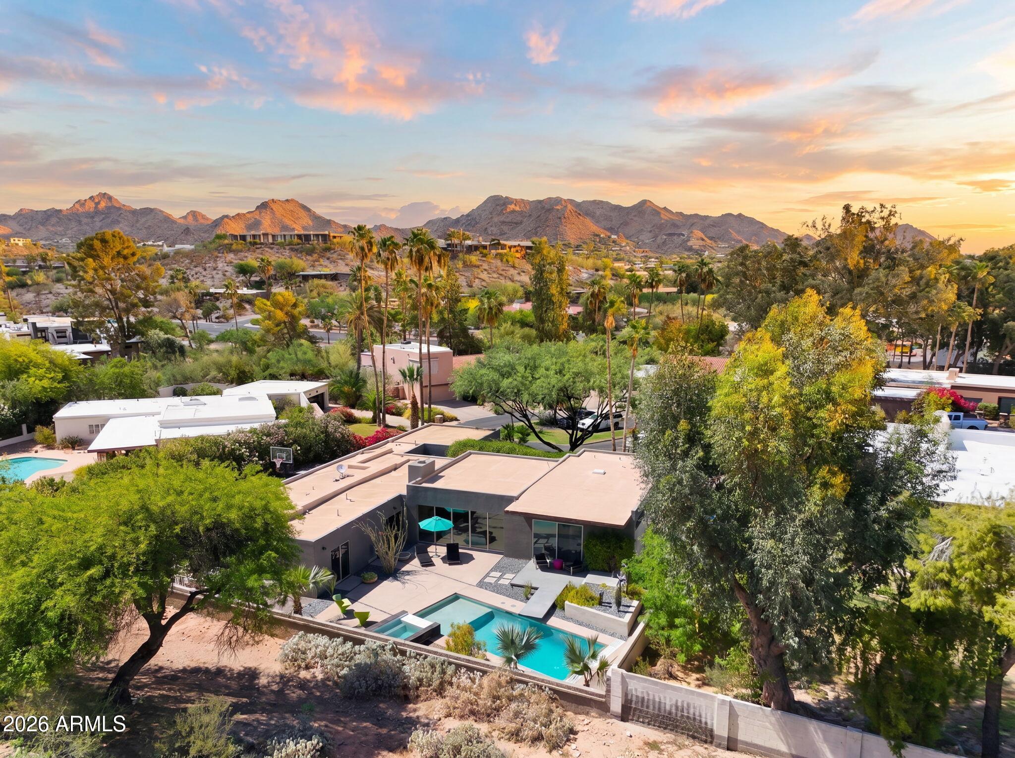 HERITAGE HILLS/CAMELBACK CANYON ESTATES - Residential