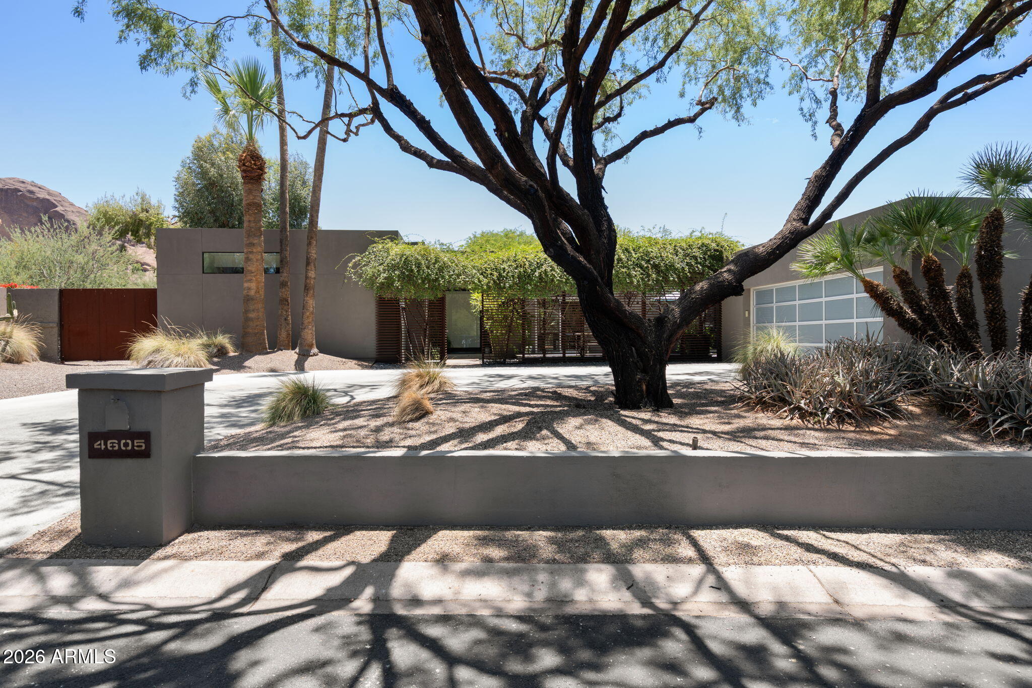 HERITAGE HILLS/CAMELBACK CANYON ESTATES - Residential