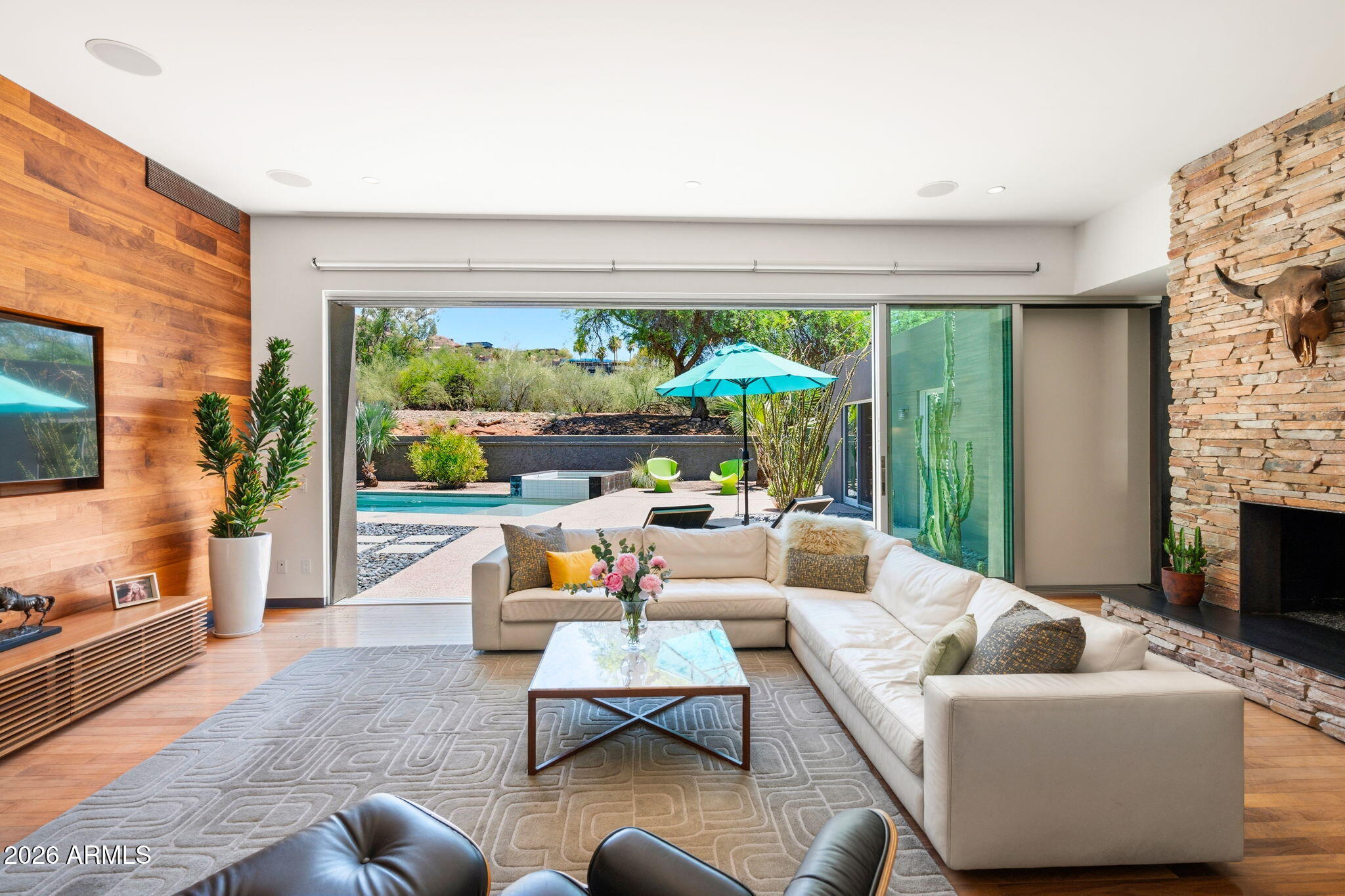 HERITAGE HILLS/CAMELBACK CANYON ESTATES - Residential