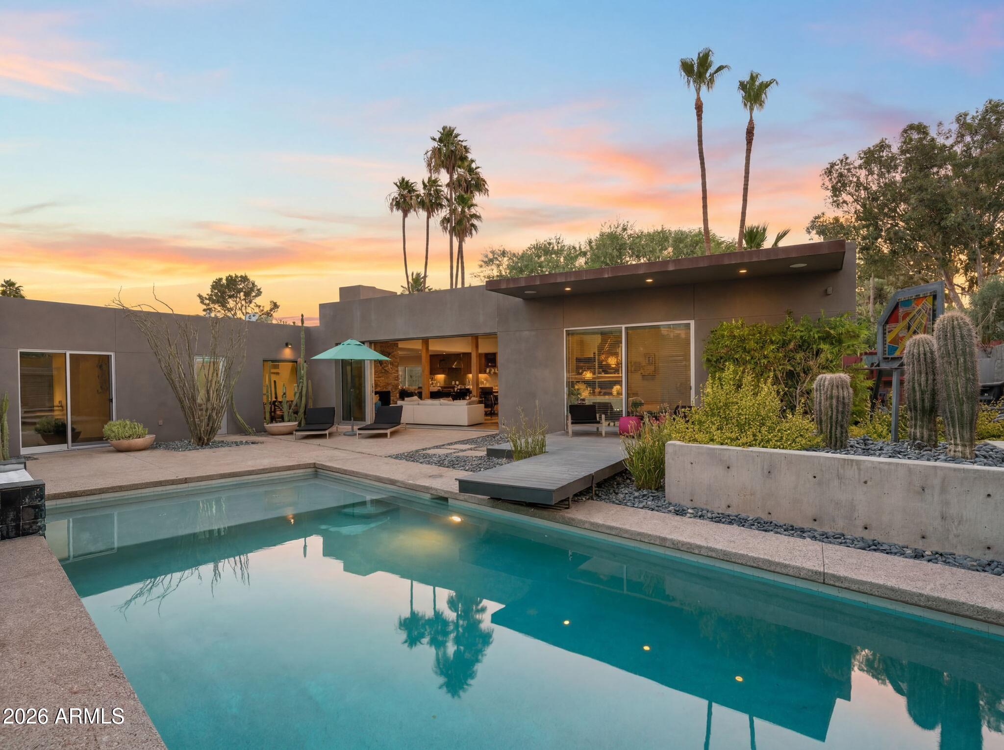HERITAGE HILLS/CAMELBACK CANYON ESTATES - Residential