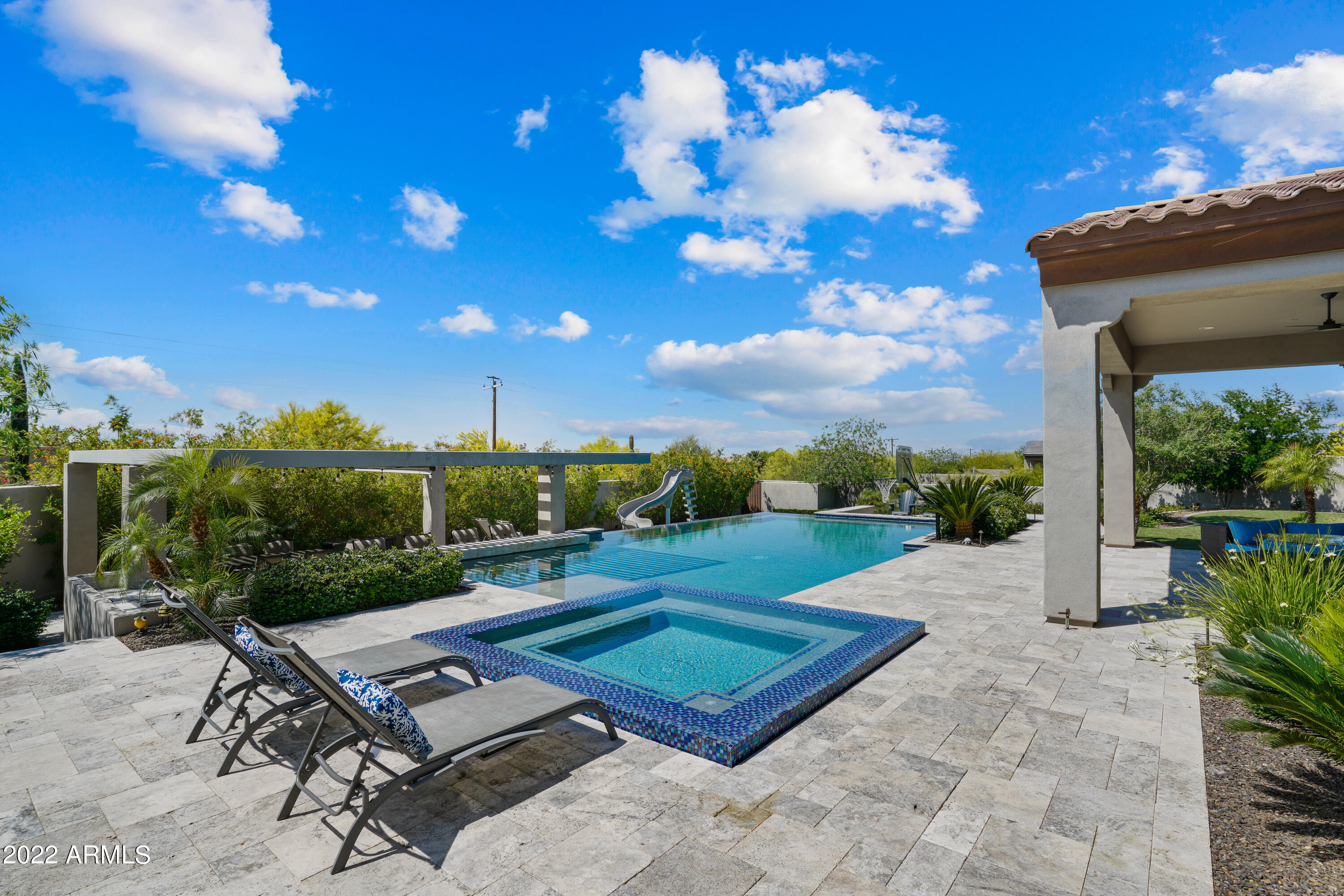 SAGUARO ESTATES - Residential