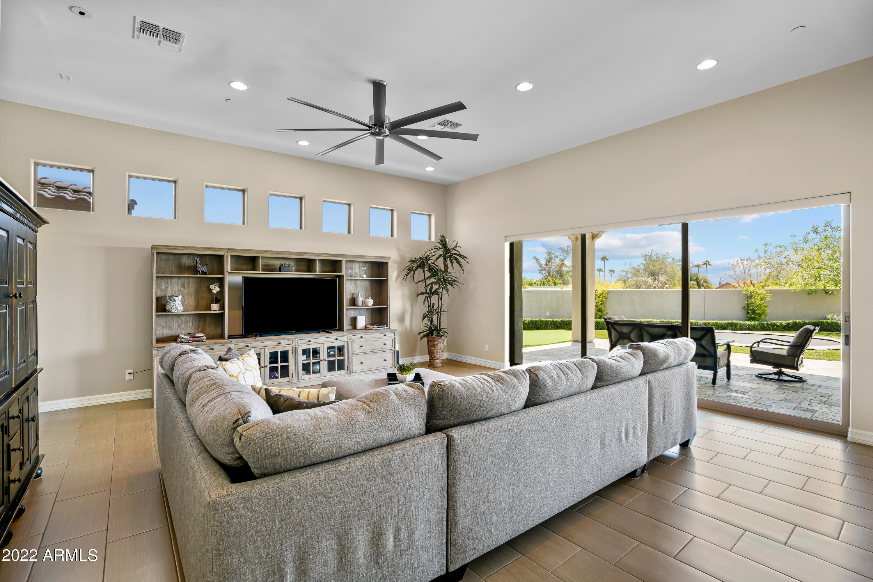 SAGUARO ESTATES - Residential