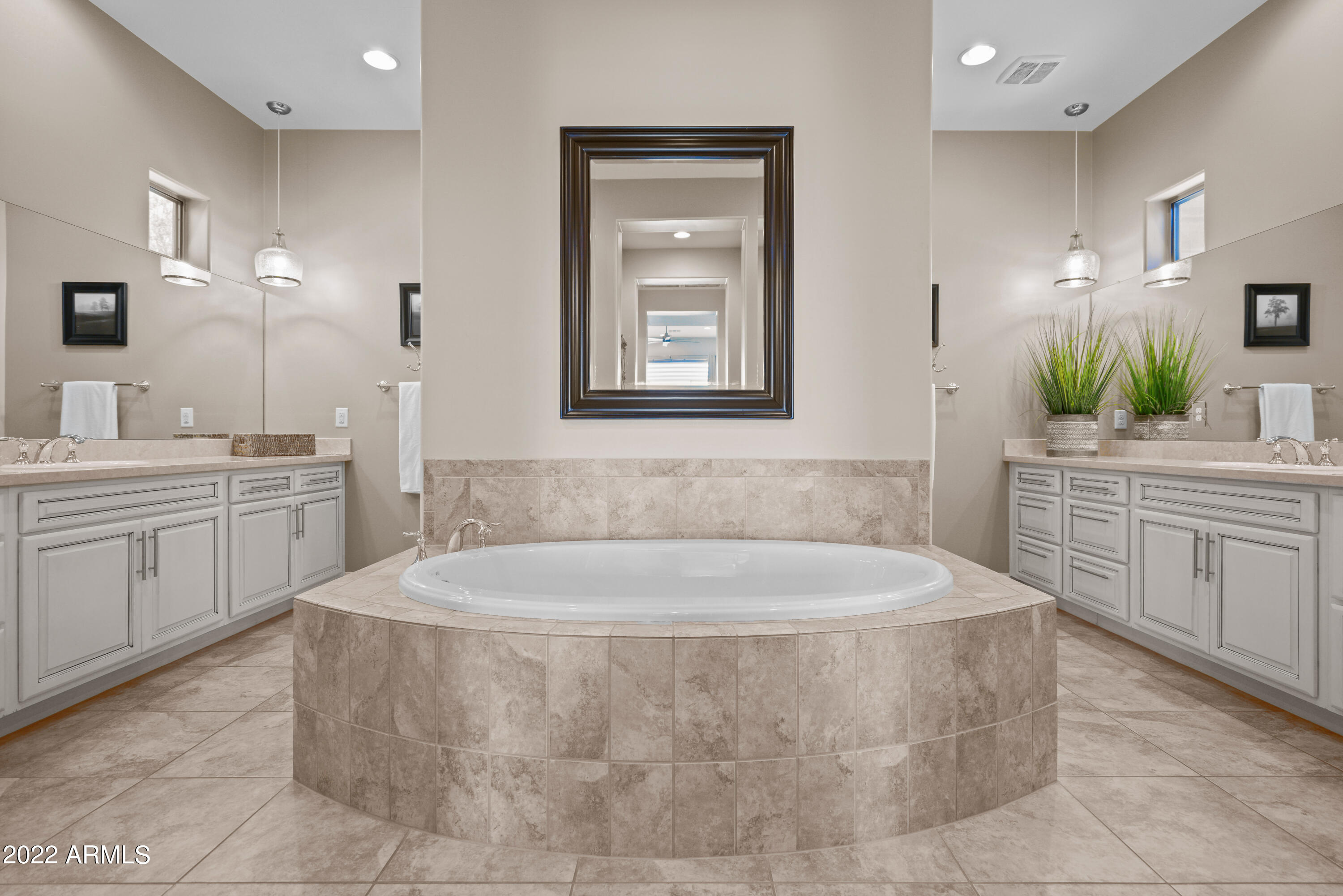 SAGUARO ESTATES - Residential