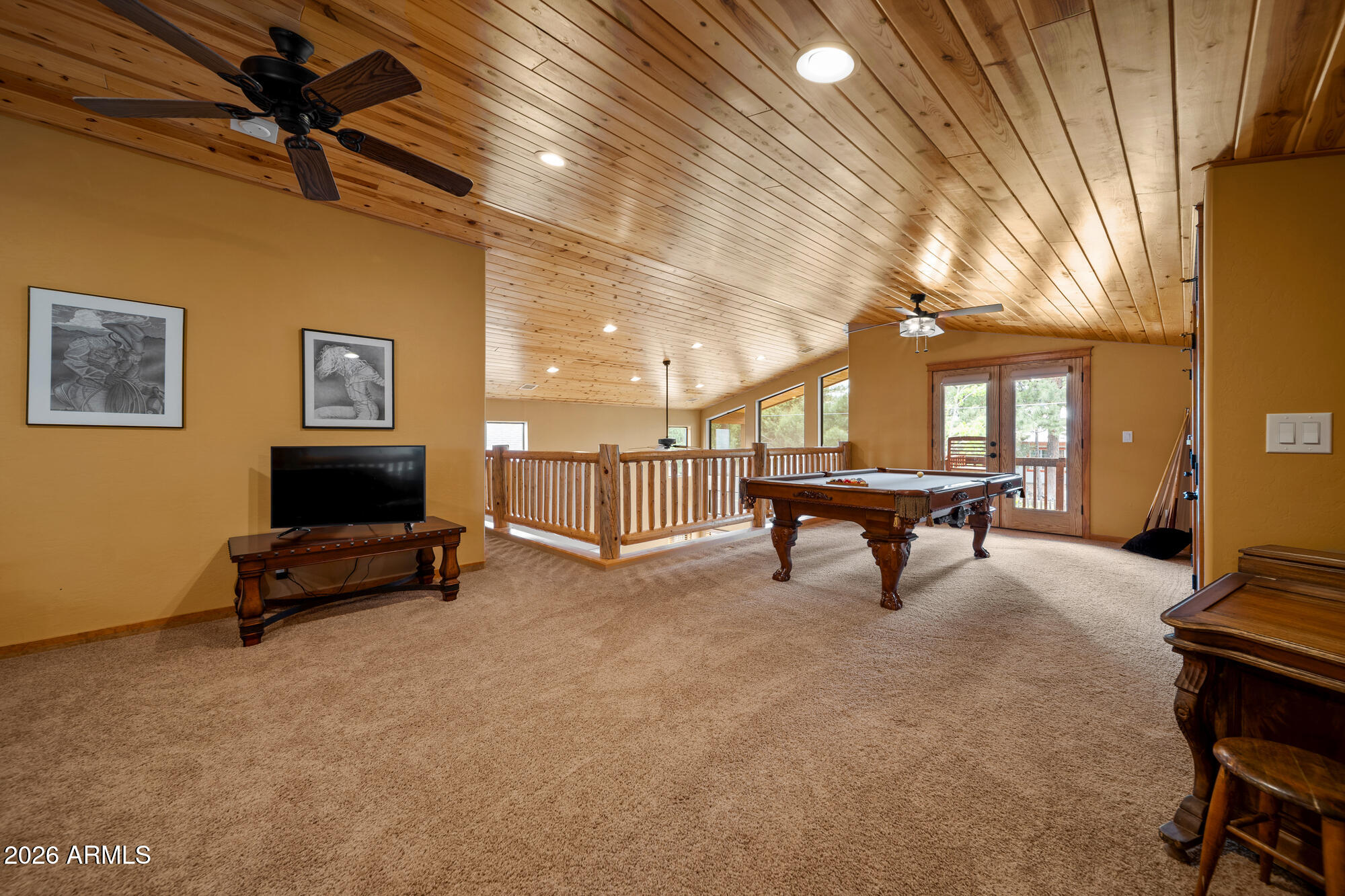 CREEKSIDE - Residential
