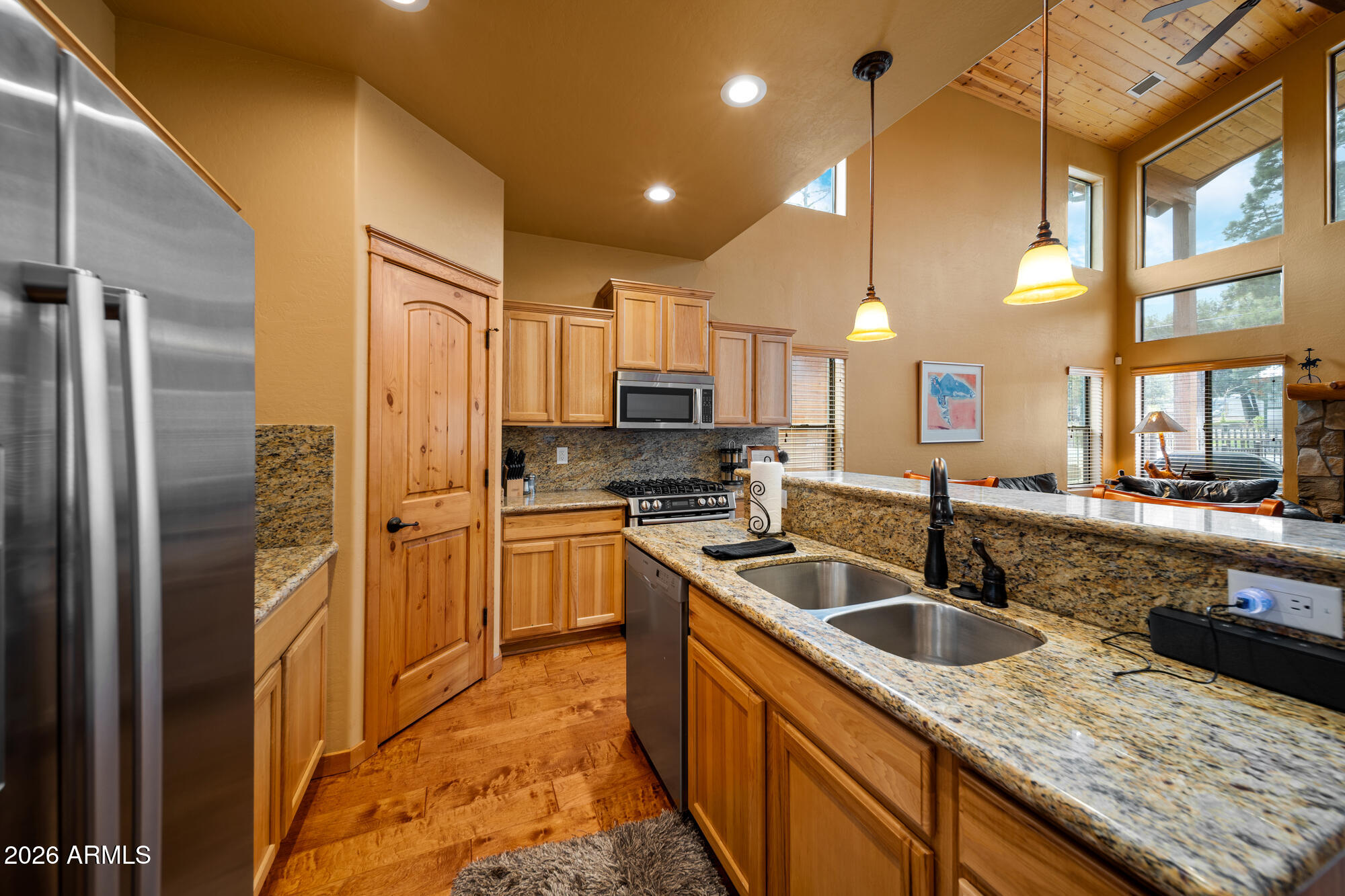 CREEKSIDE - Residential