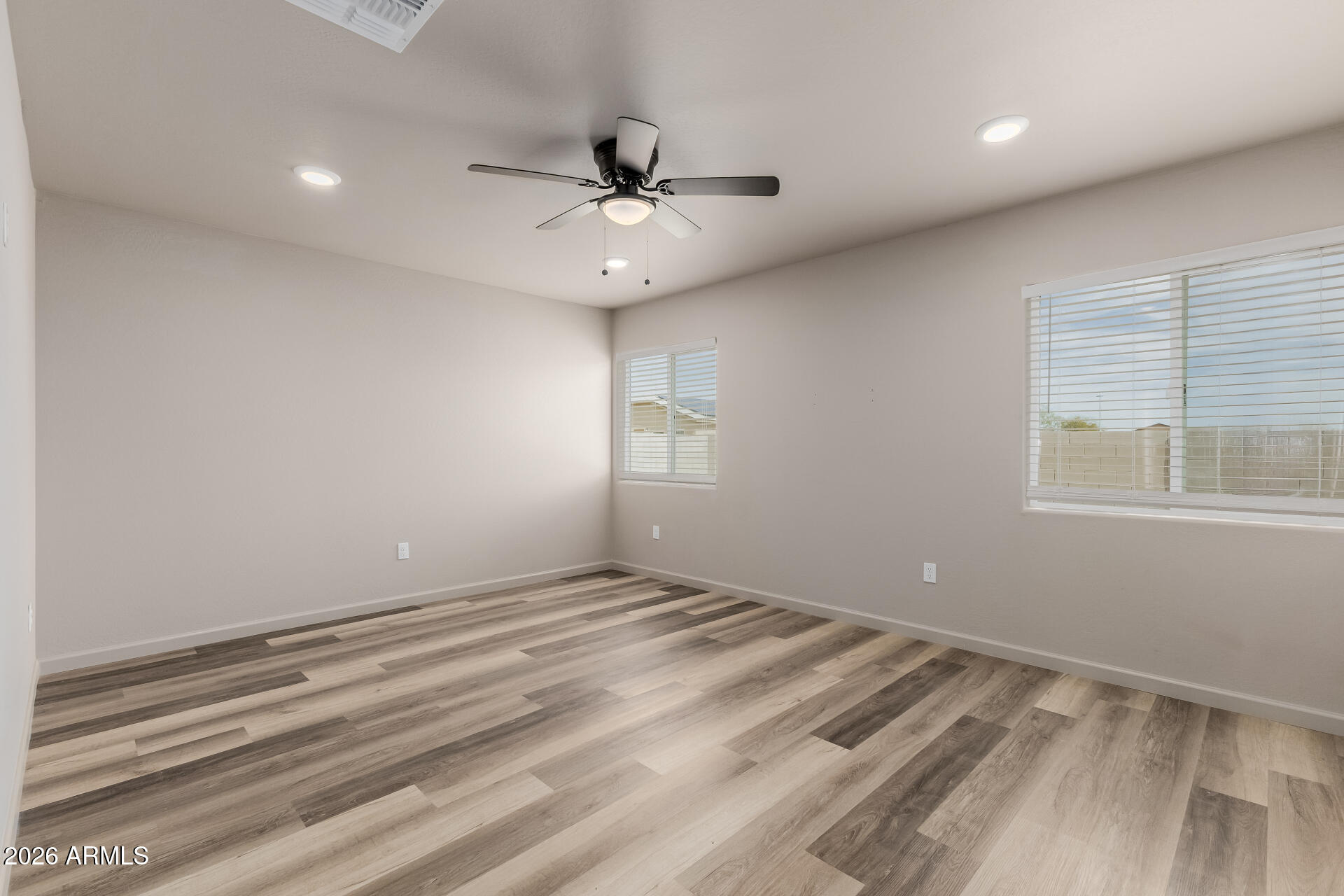 LEE HOMES - Residential