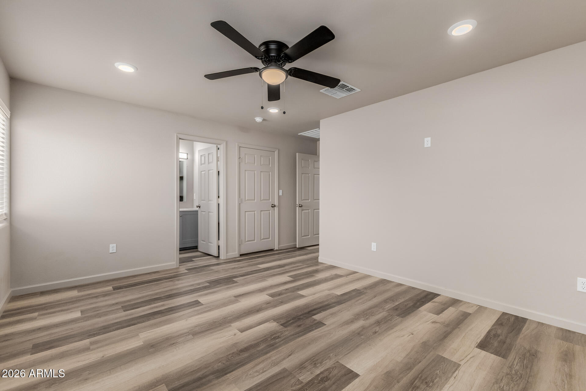 LEE HOMES - Residential