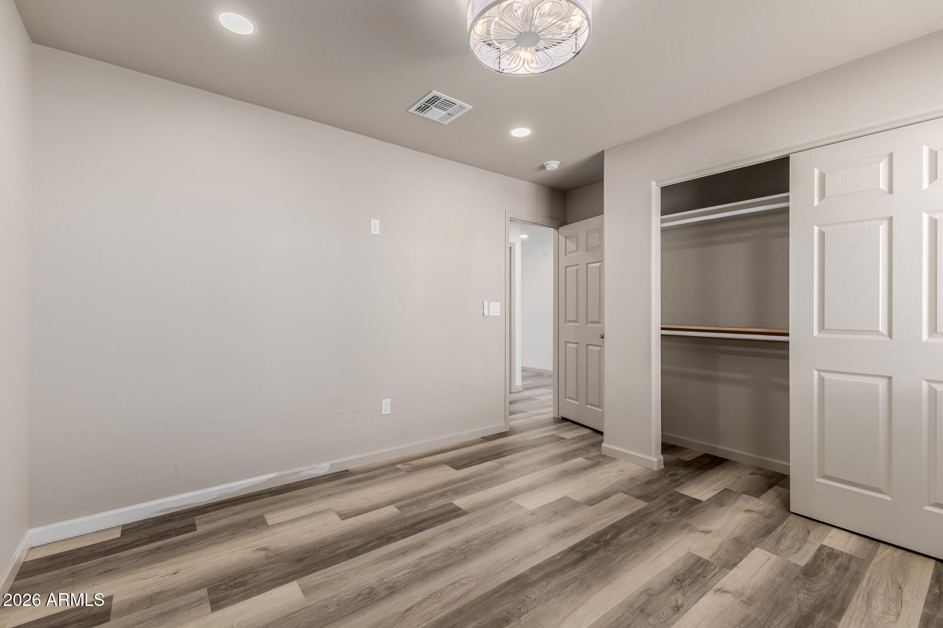 LEE HOMES - Residential