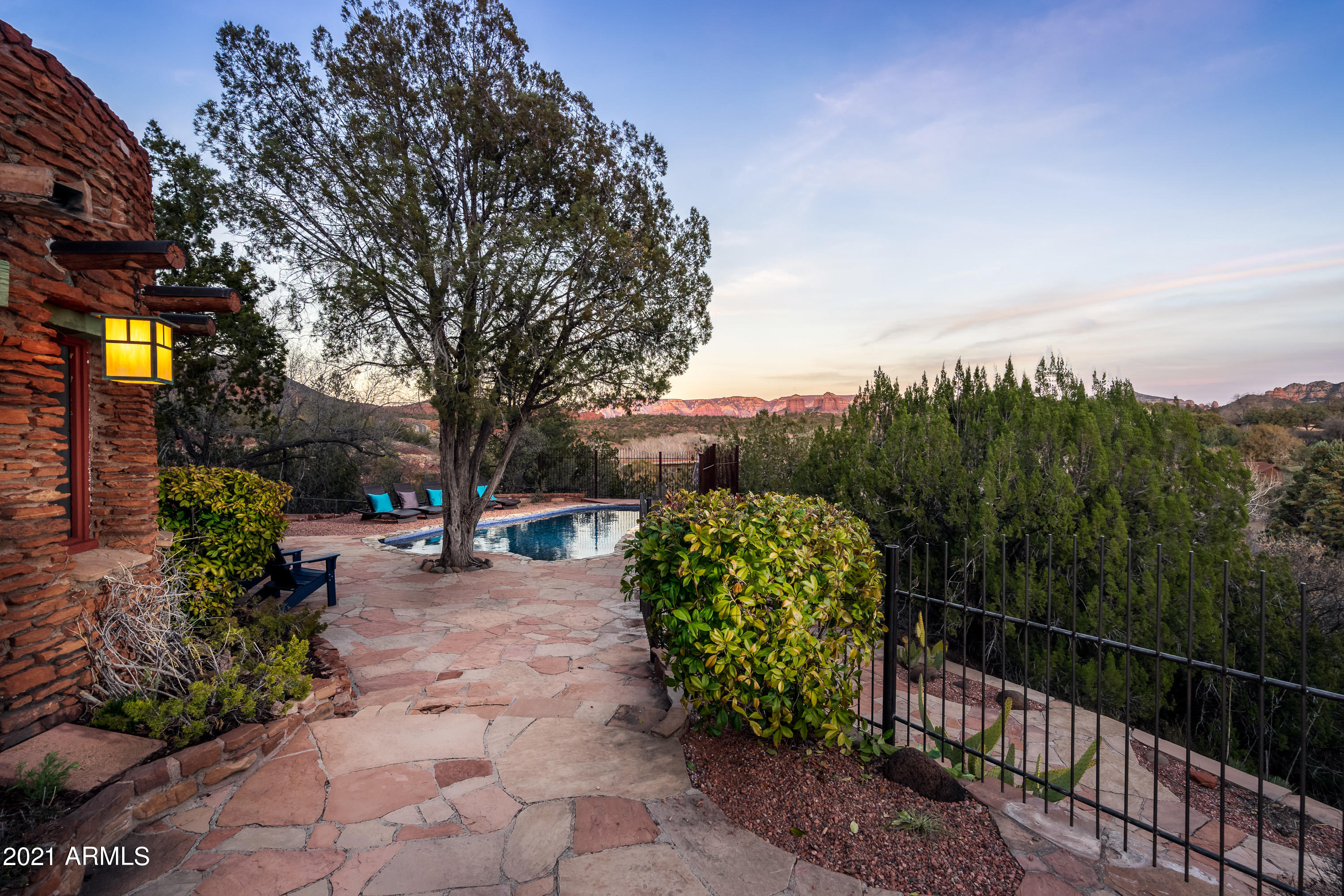 EAST CUP OF GOLD ESTATES - Residential