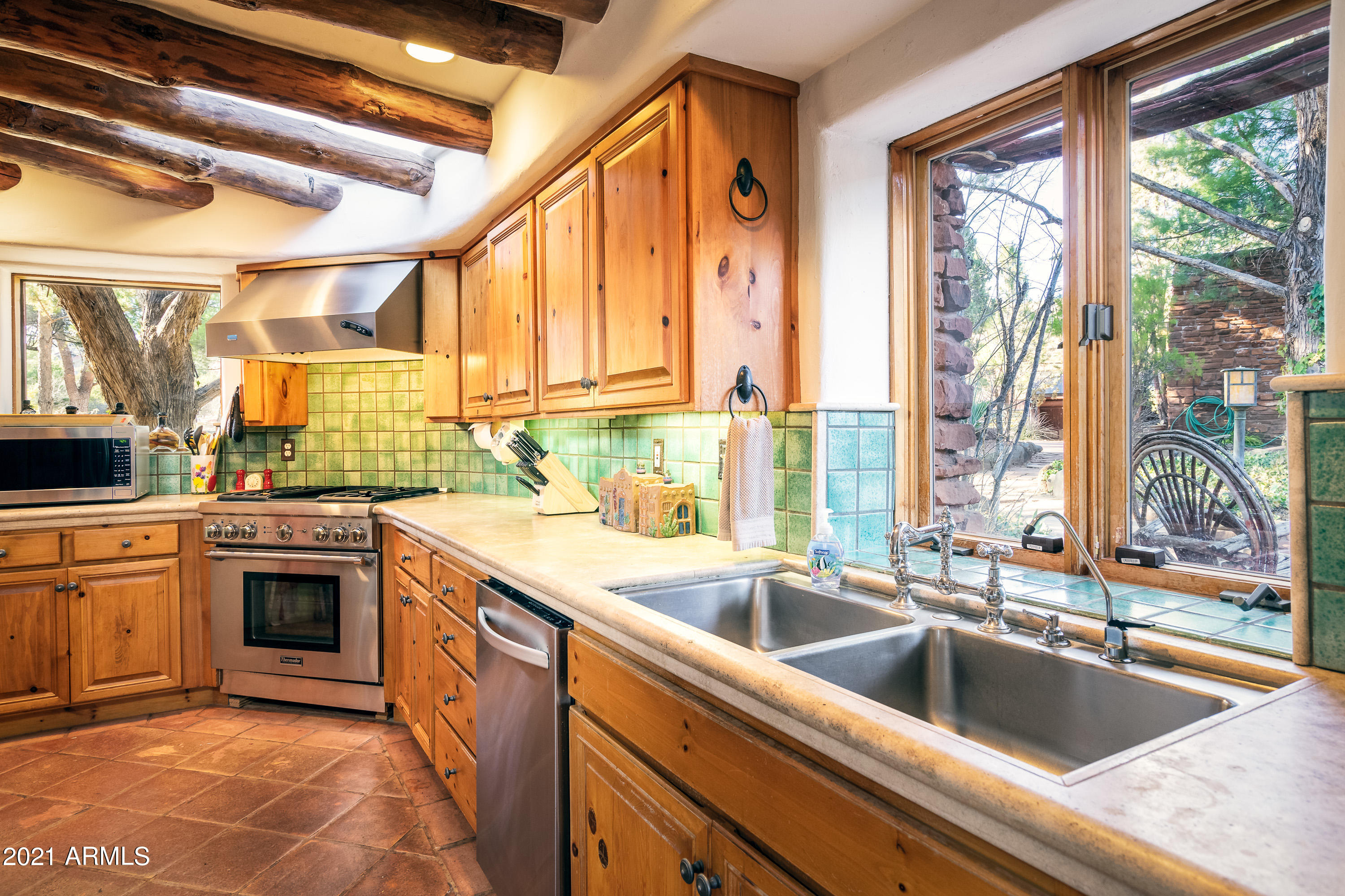 EAST CUP OF GOLD ESTATES - Residential