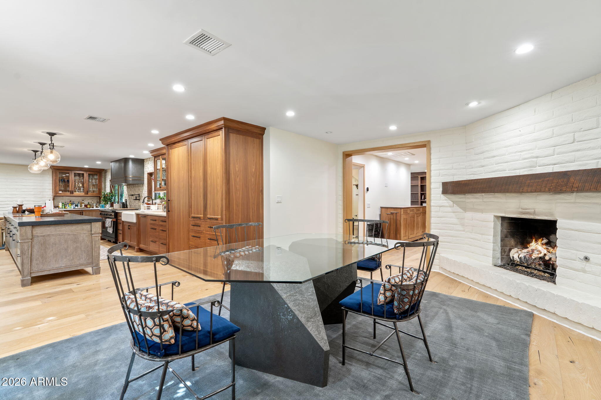 MOUNTAIN VIEW - Residential