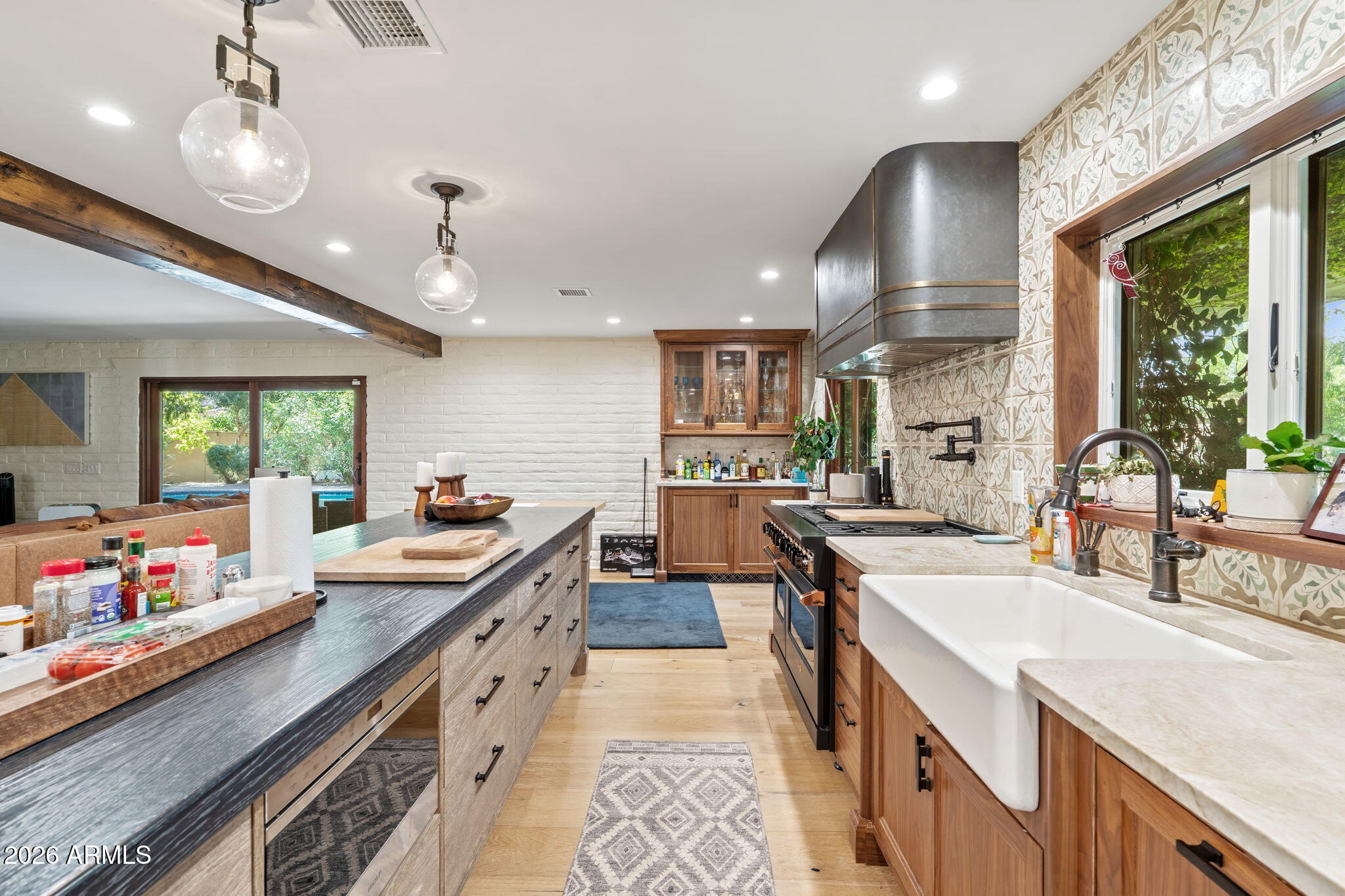 MOUNTAIN VIEW - Residential