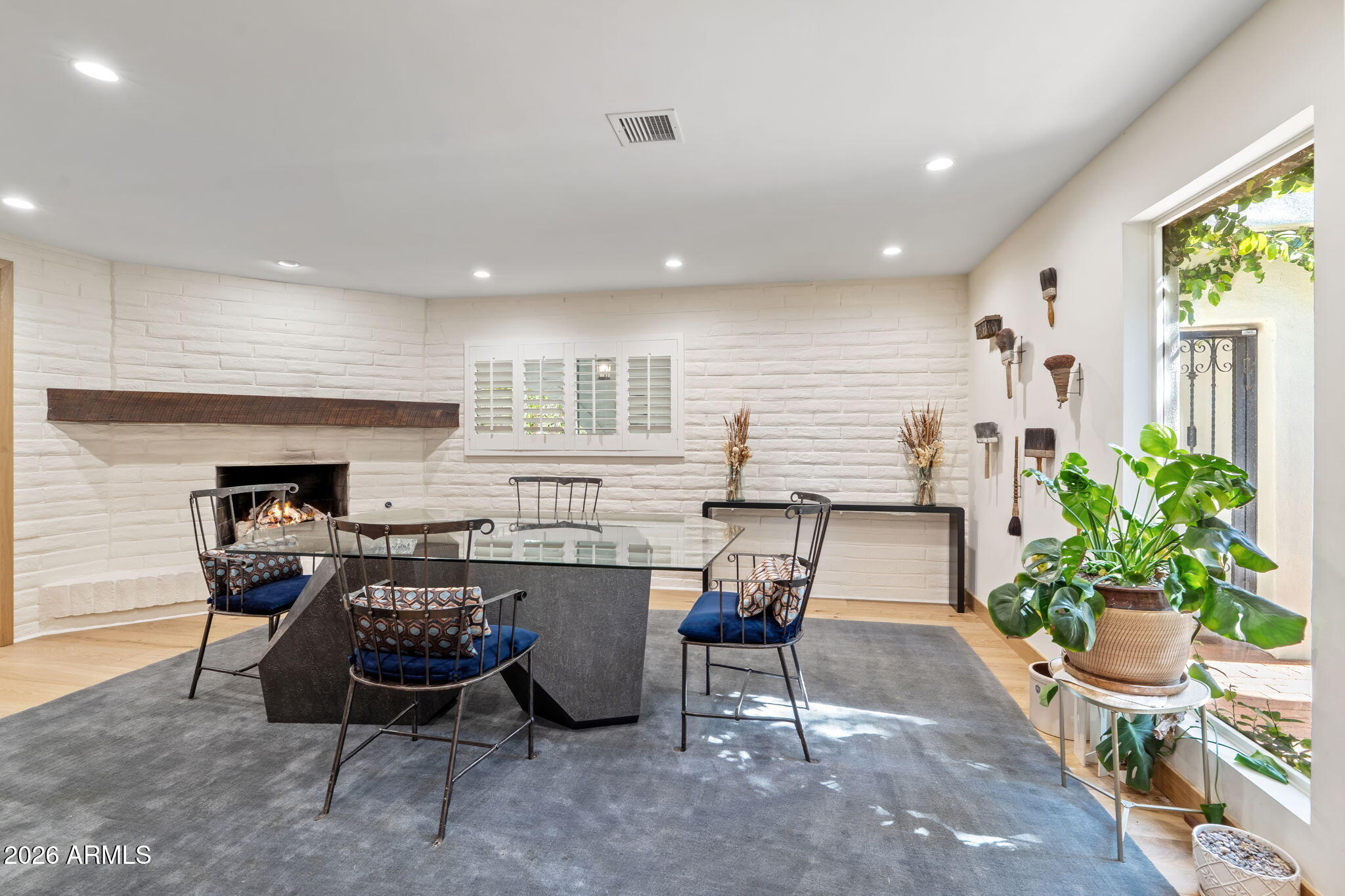 MOUNTAIN VIEW - Residential