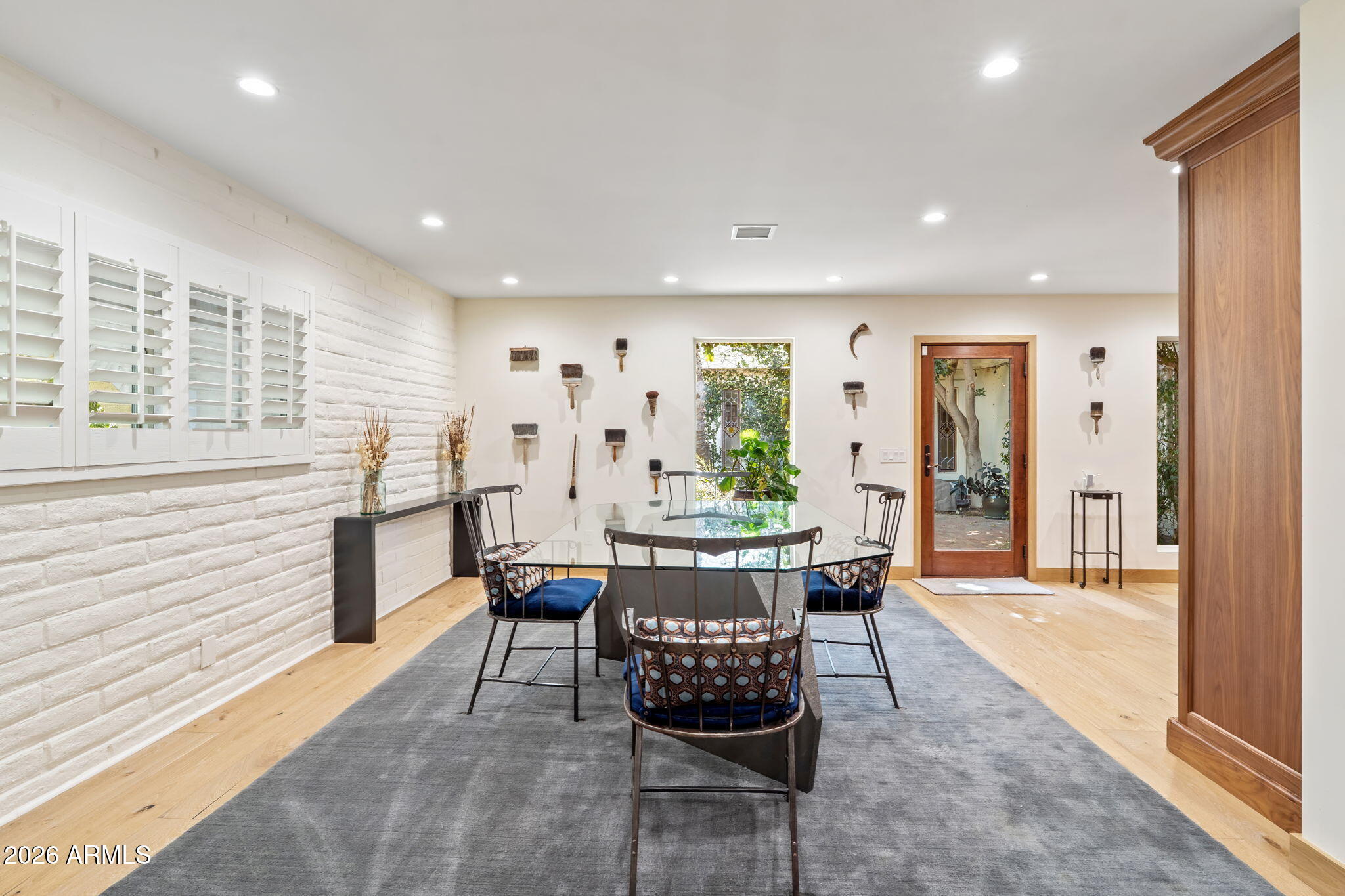 MOUNTAIN VIEW - Residential