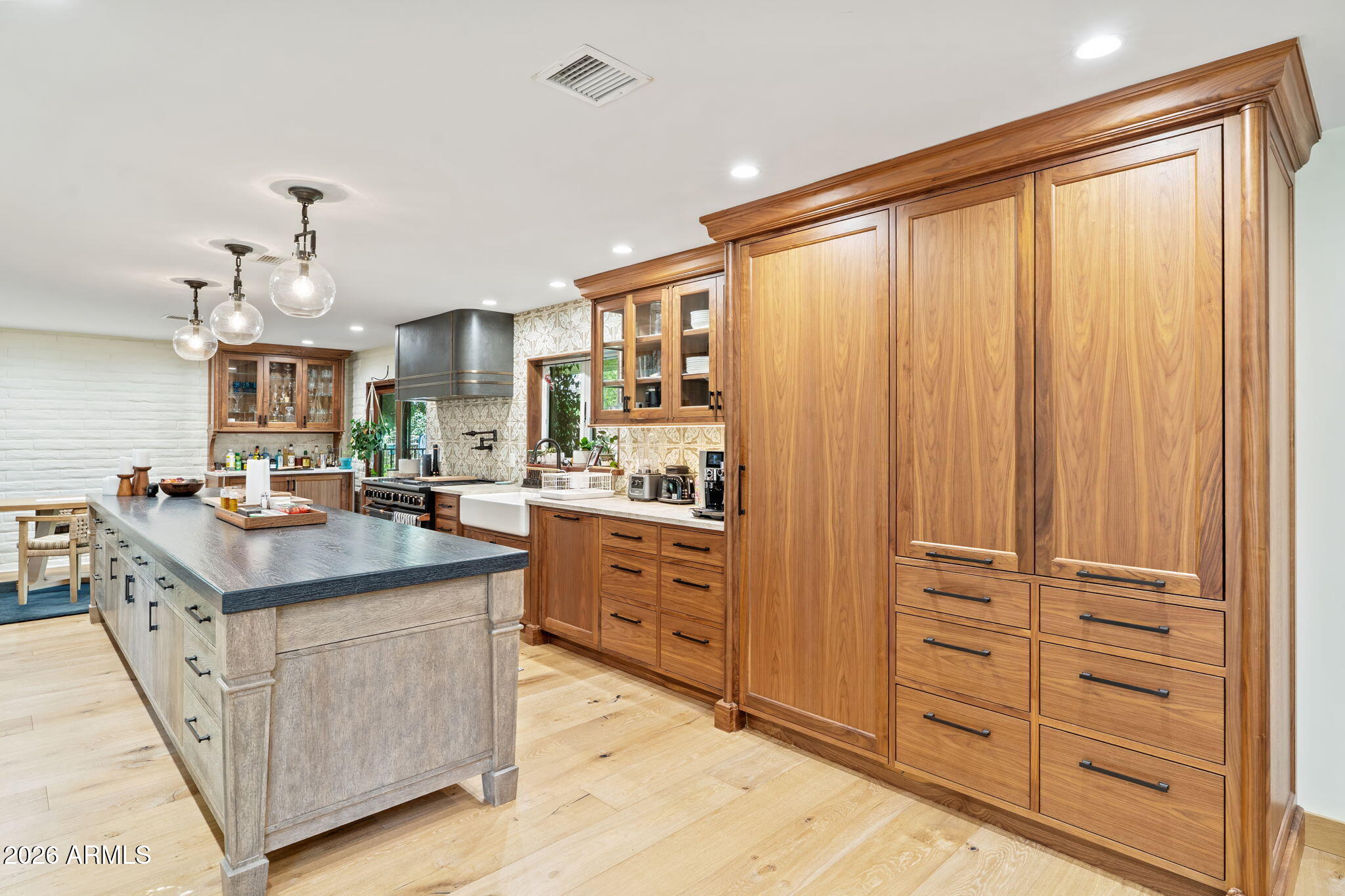 MOUNTAIN VIEW - Residential