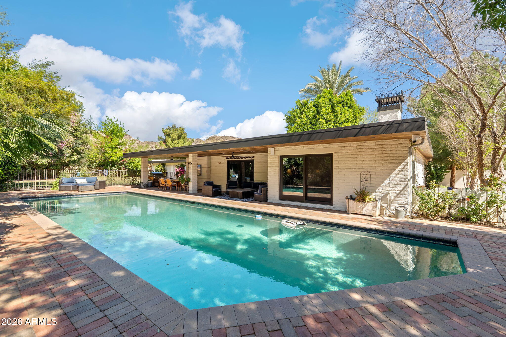 MOUNTAIN VIEW - Residential