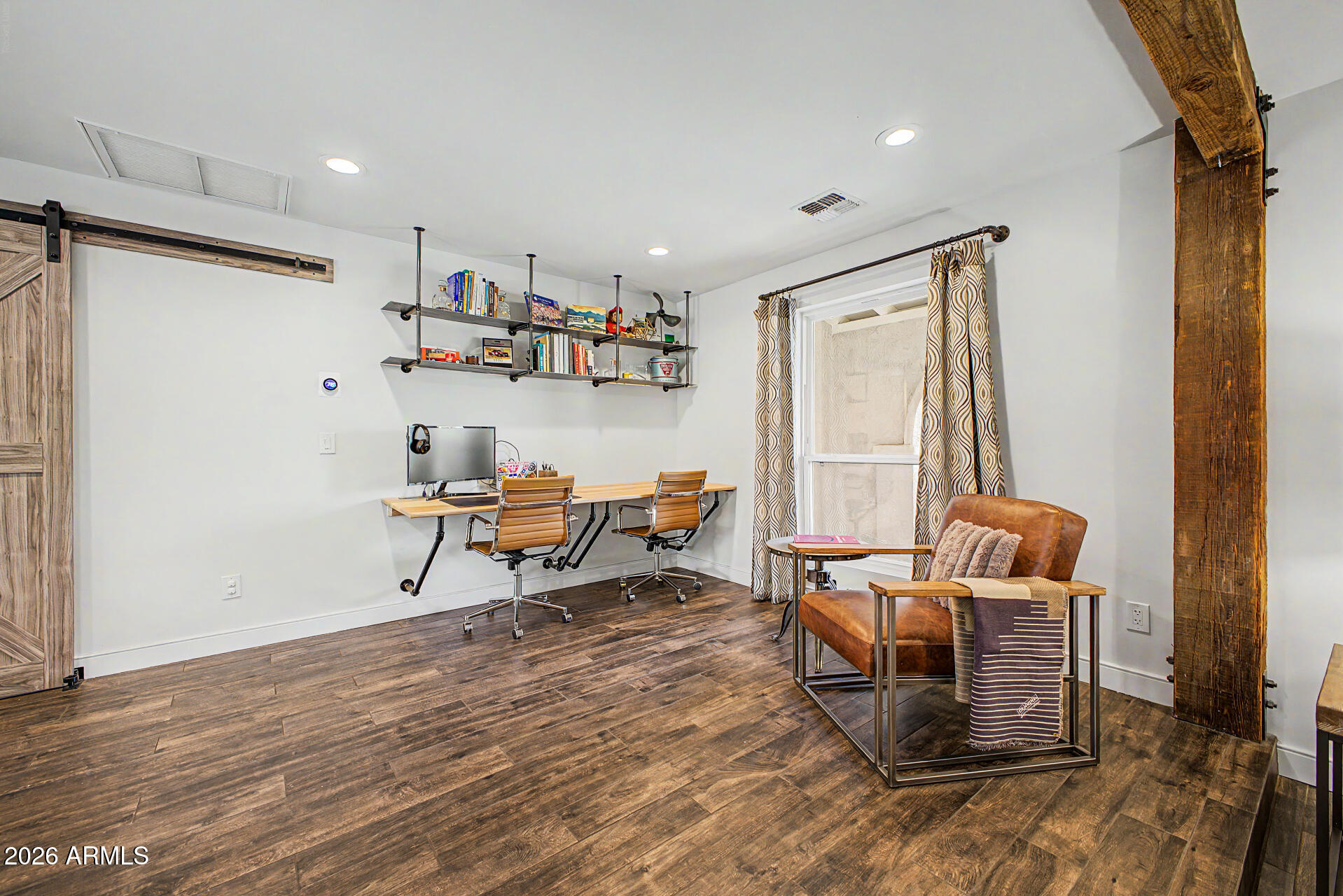 MOON VALLEY 2 - Residential