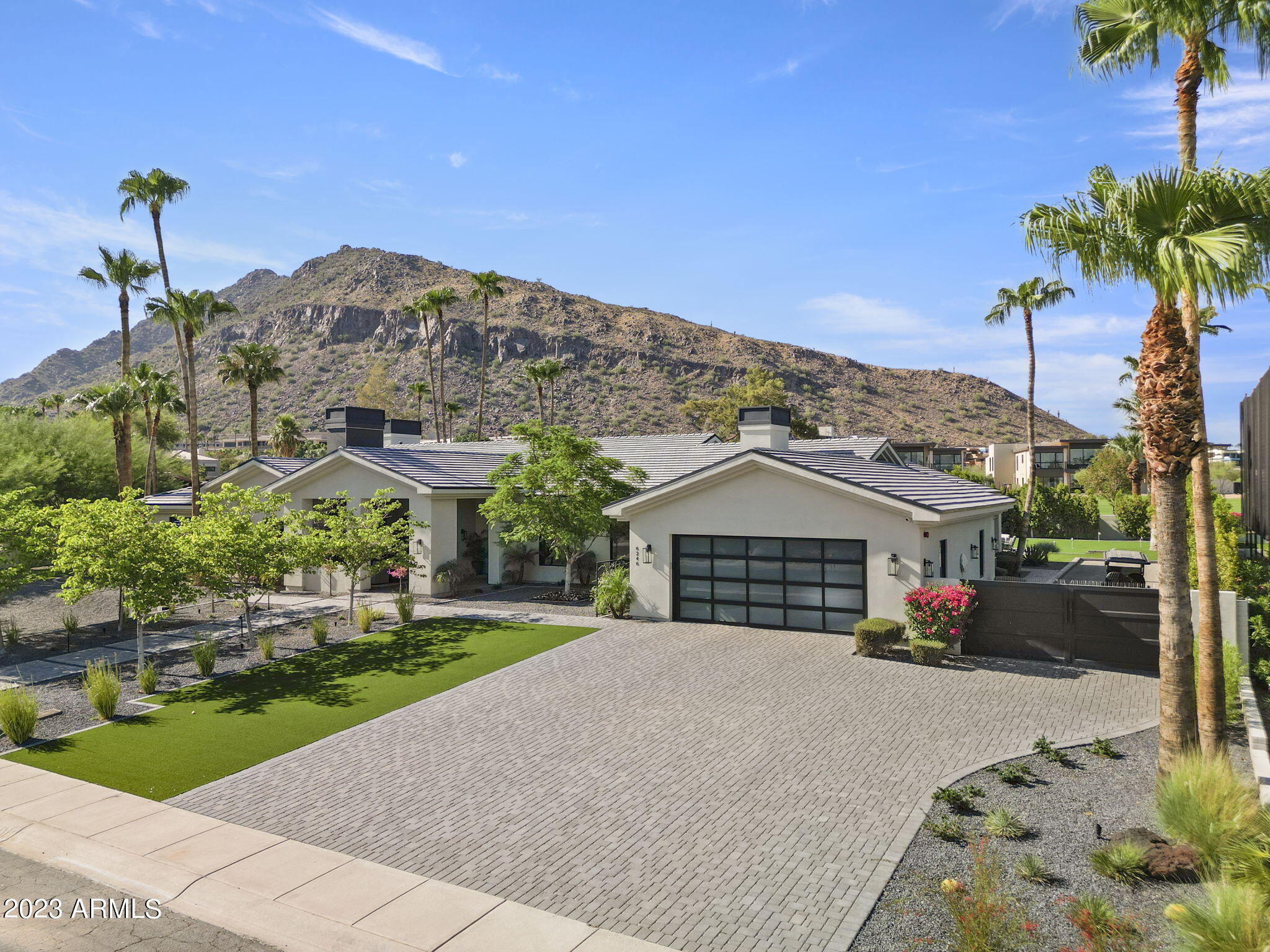 CAMELBACK EAST - Residential