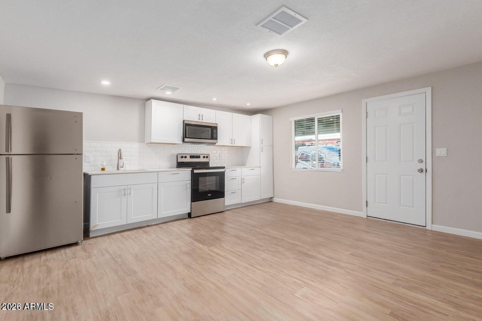 LITCHFIELD HEIGHTS - Residential Income