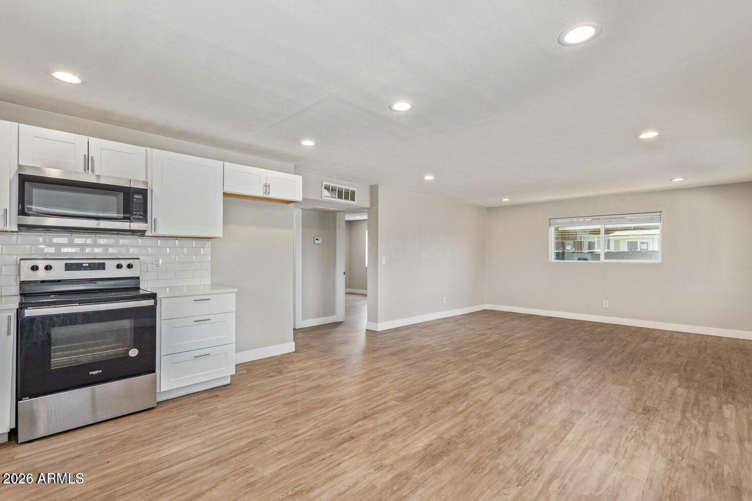 LITCHFIELD HEIGHTS - Residential Income