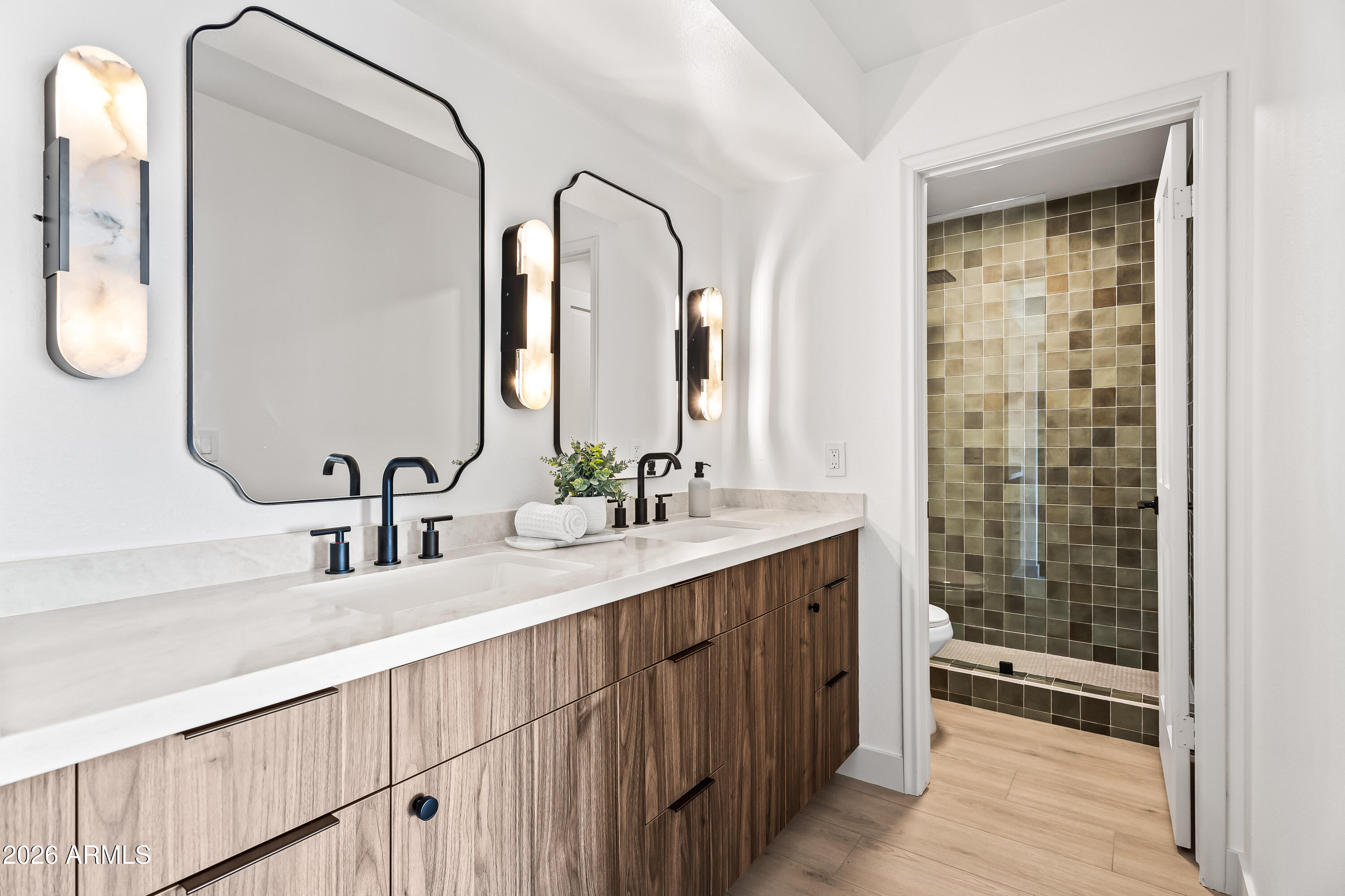 SANTO TOMAS UNIT 6 - Residential