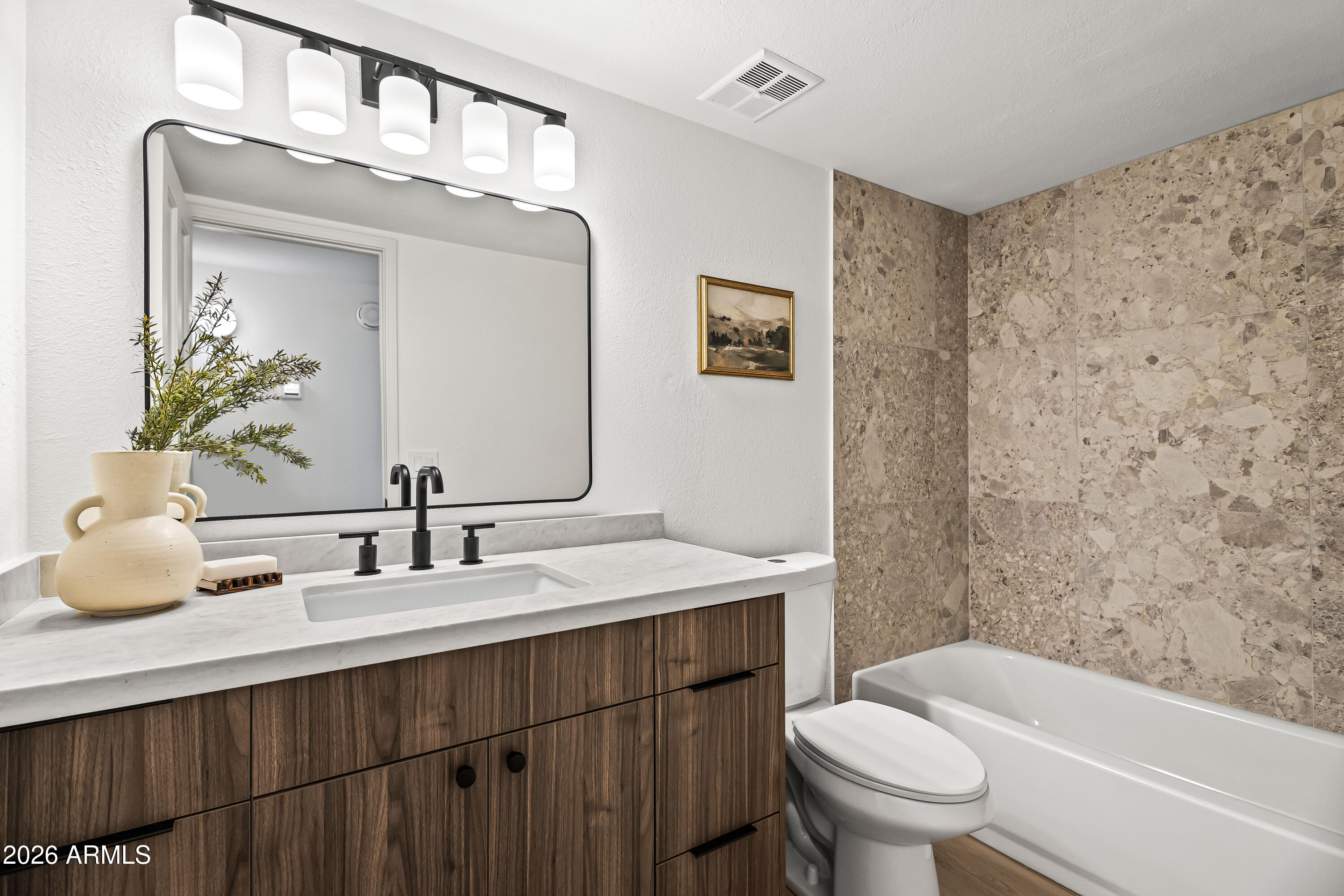 SANTO TOMAS UNIT 6 - Residential
