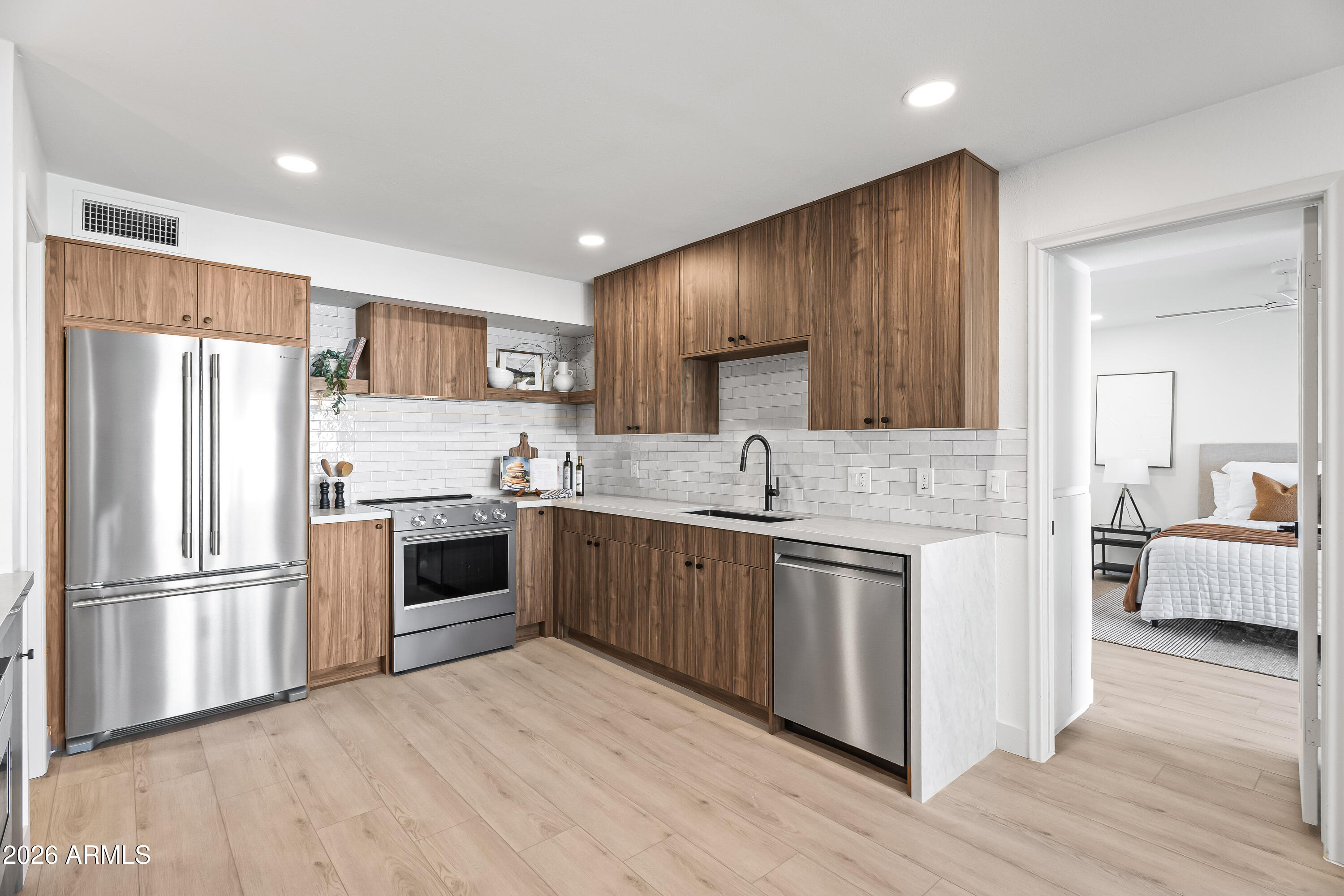 SANTO TOMAS UNIT 6 - Residential