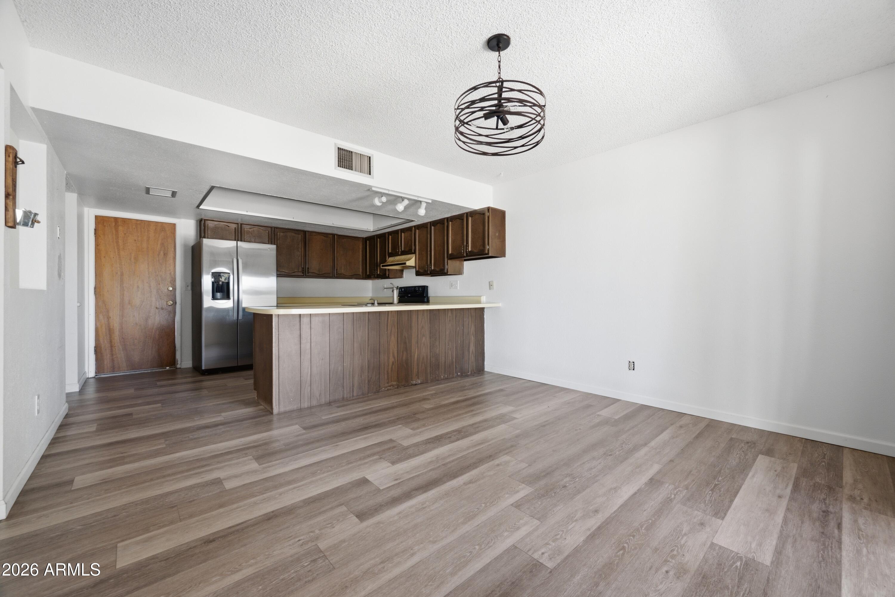 VISTA VILLAGE 3 - Residential