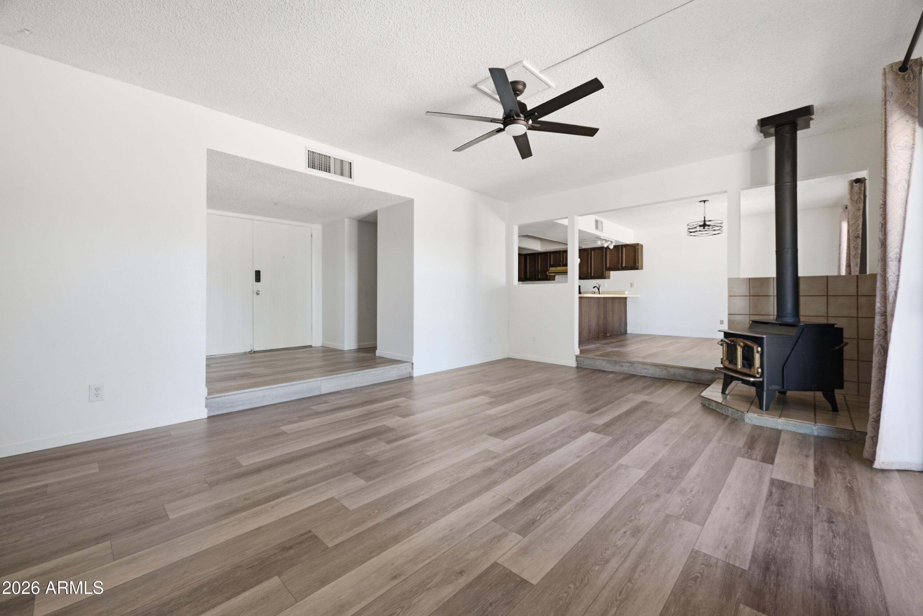 VISTA VILLAGE 3 - Residential