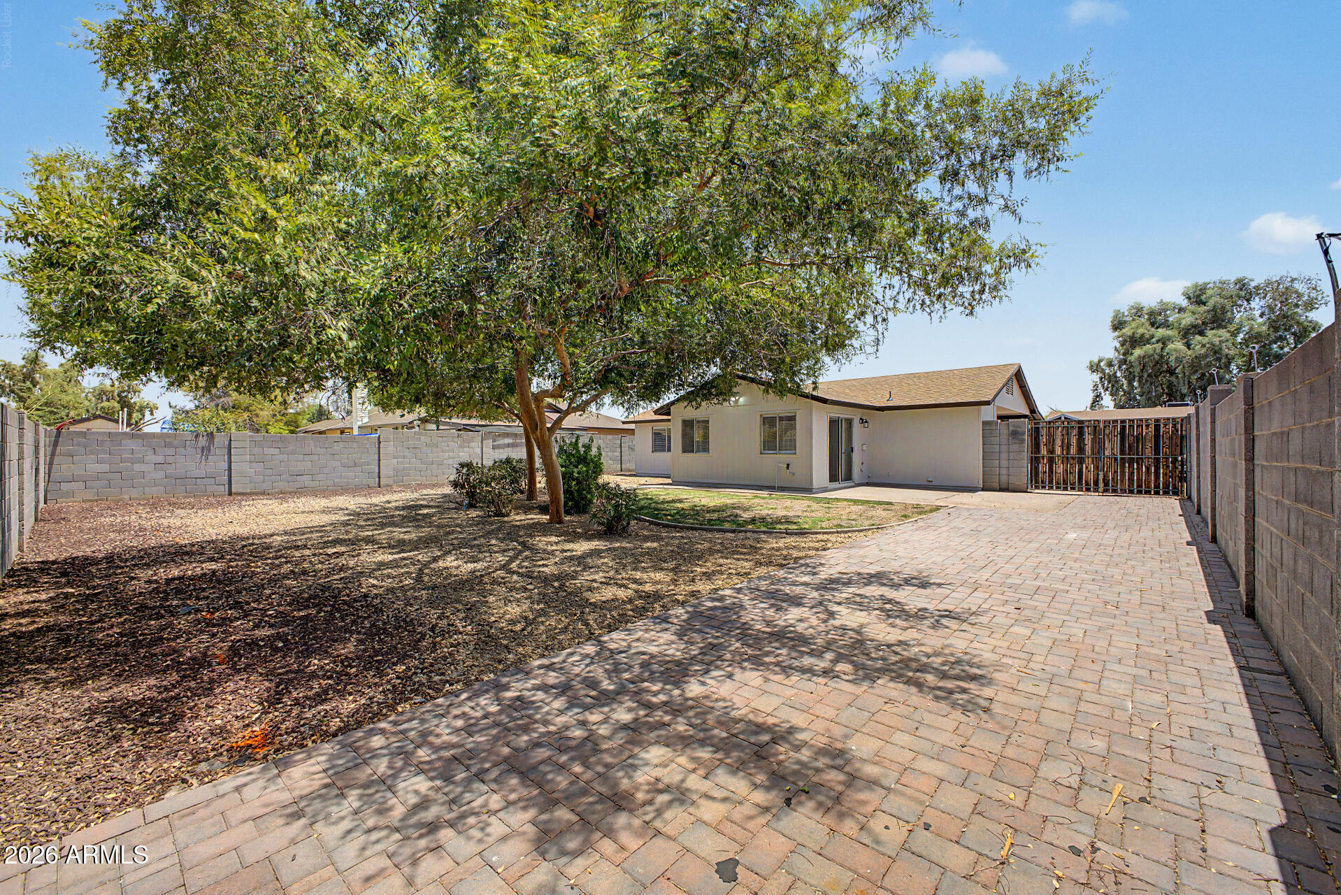 Mesa Tierra NO 3 - Residential Lease