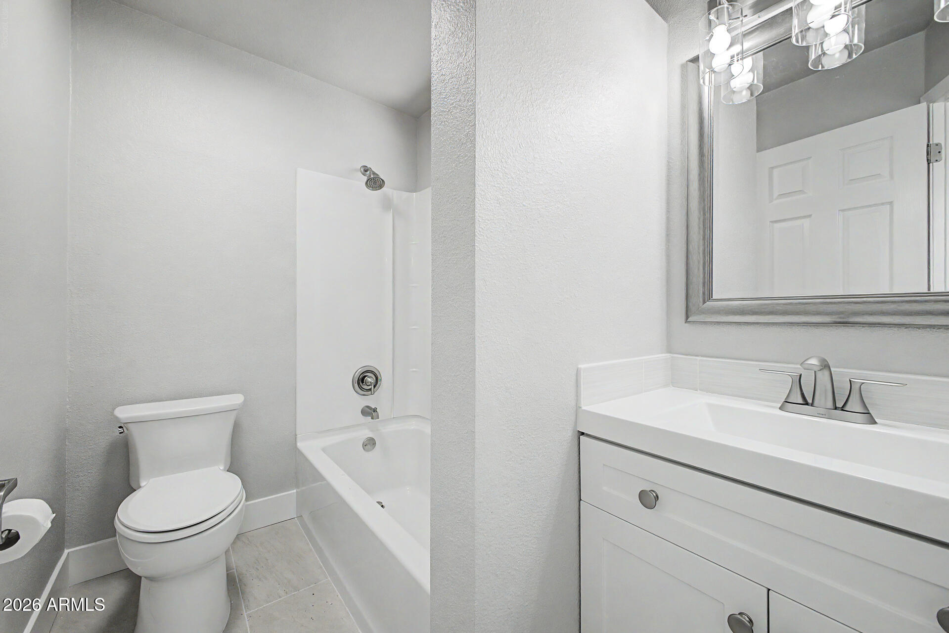 Mesa Tierra NO 3 - Residential Lease