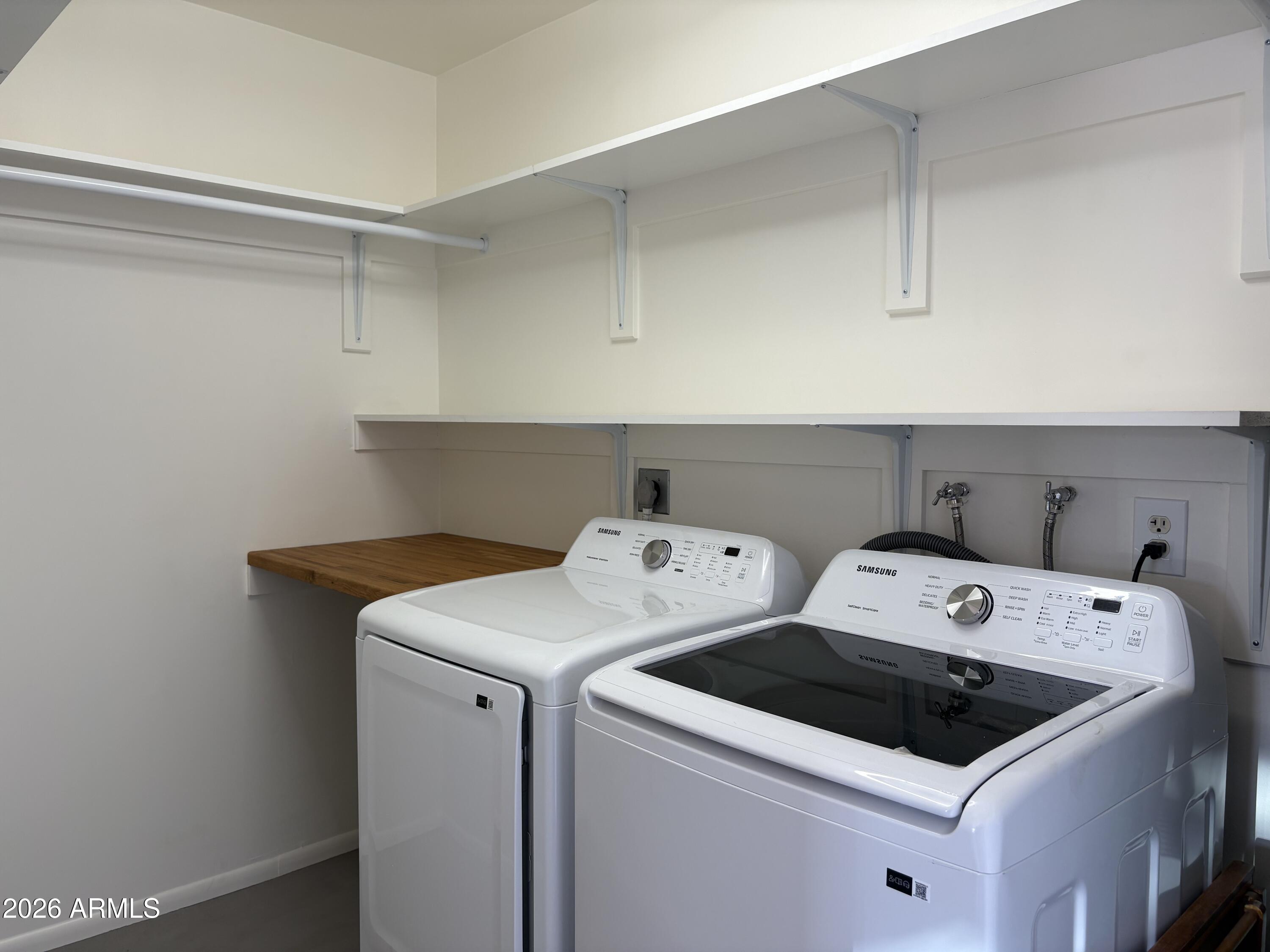 Mesa Tierra NO 3 - Residential Lease