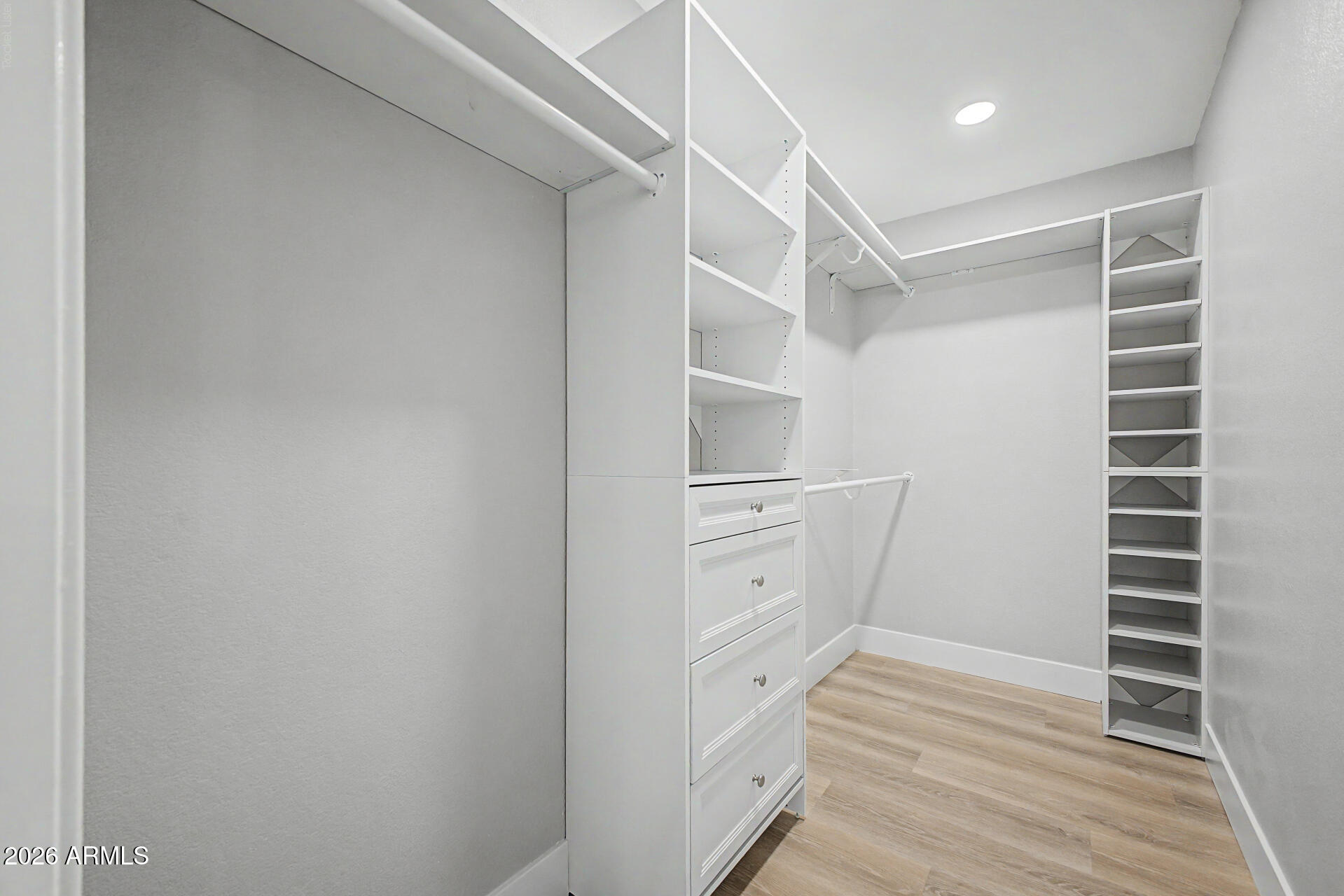 Mesa Tierra NO 3 - Residential Lease