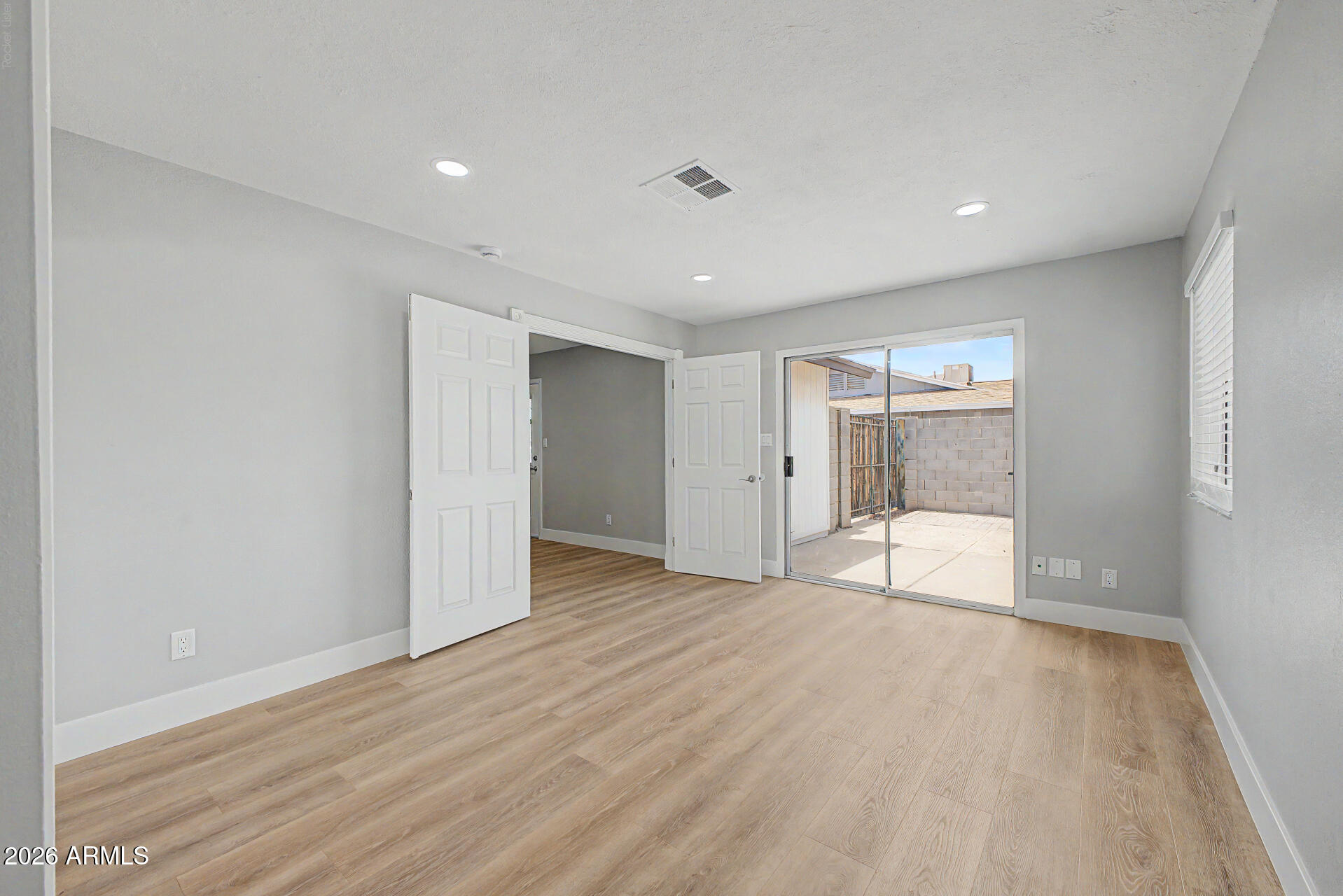 Mesa Tierra NO 3 - Residential Lease