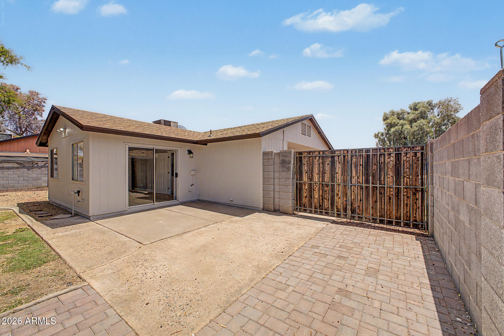 Mesa Tierra NO 3 - Residential Lease