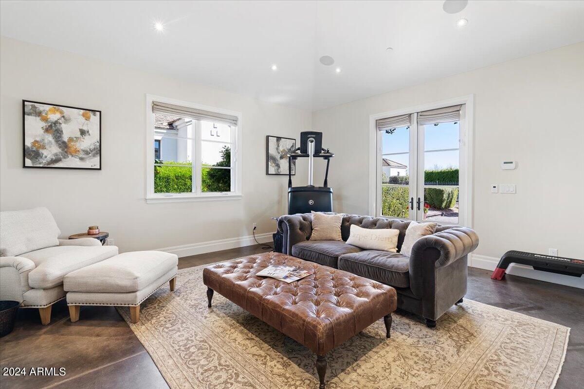 CLUB ESTATES - Residential