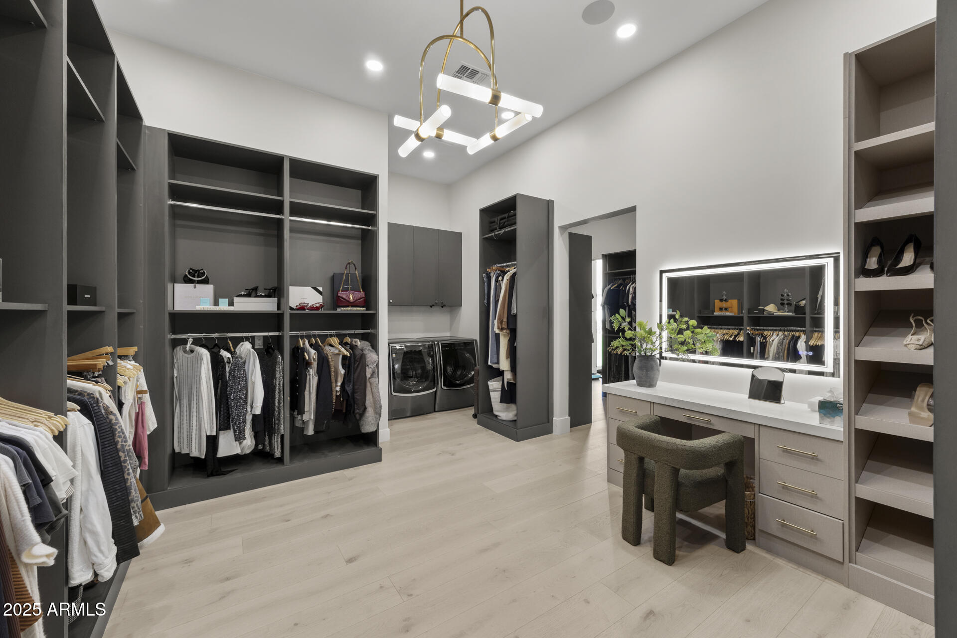 DESERT HILLS - Residential