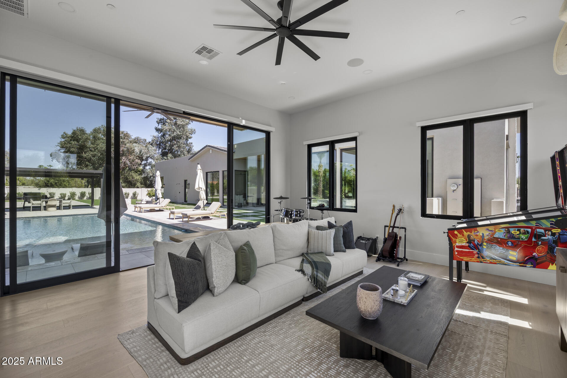 DESERT HILLS - Residential