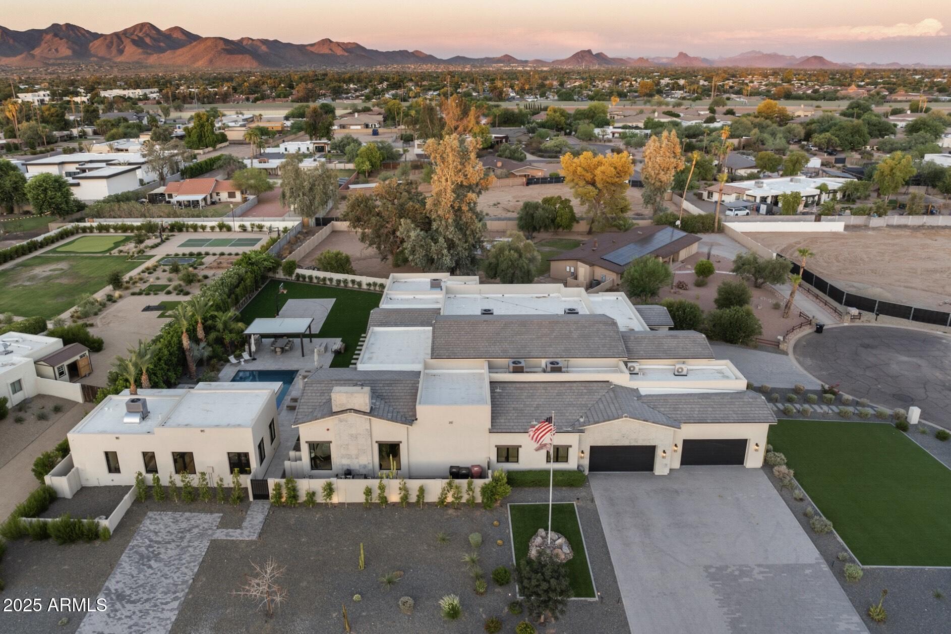 DESERT HILLS - Residential