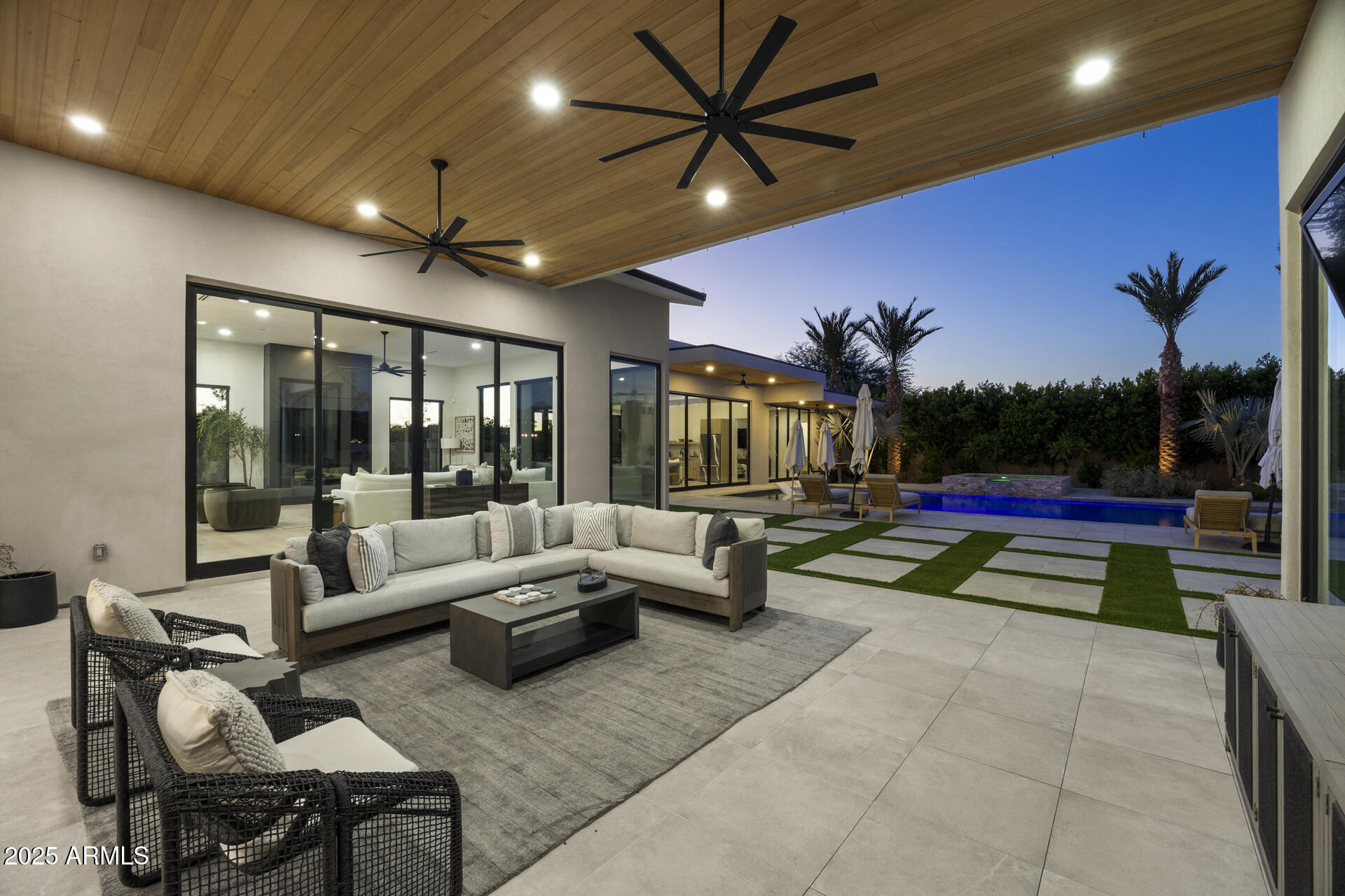 DESERT HILLS - Residential