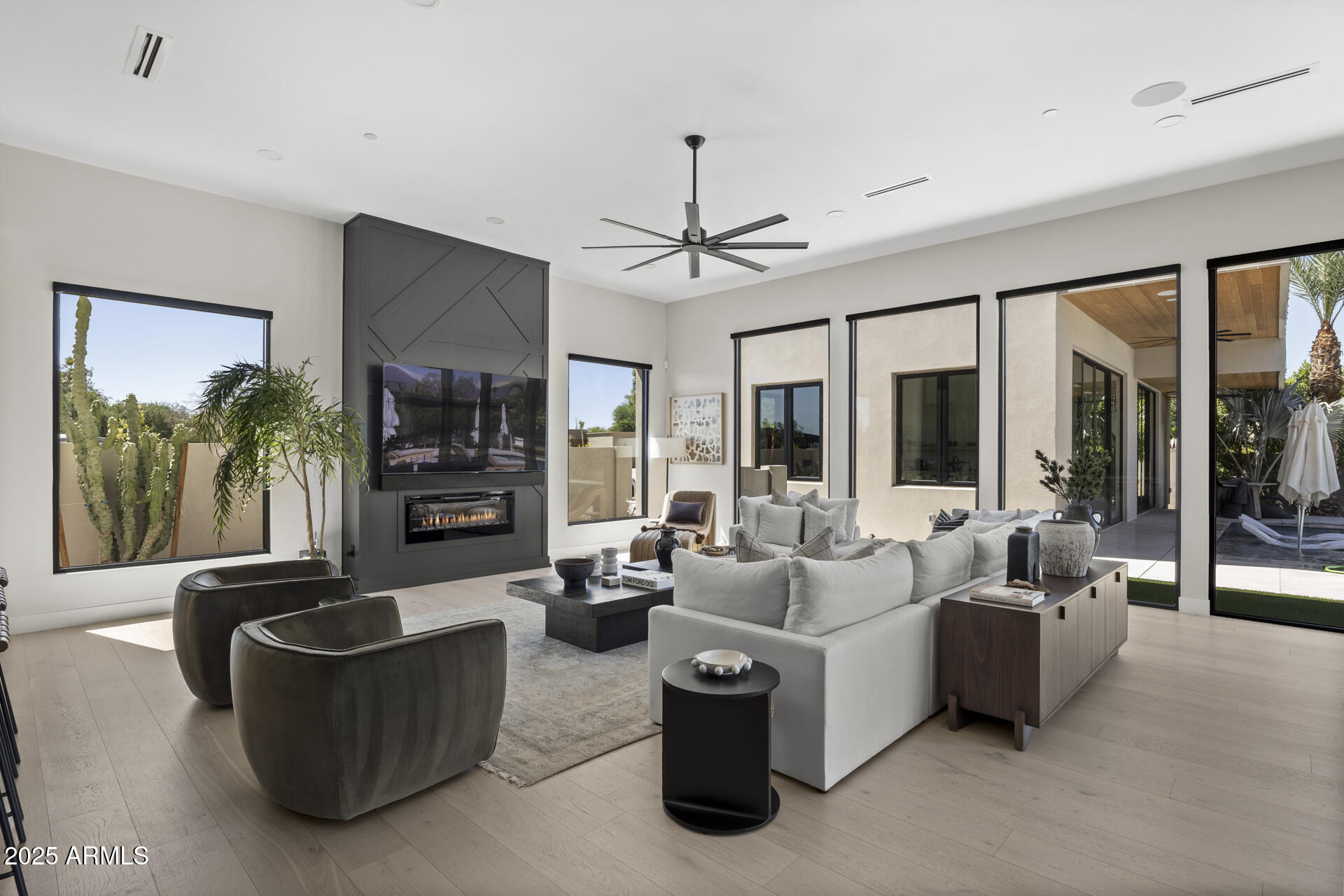 DESERT HILLS - Residential